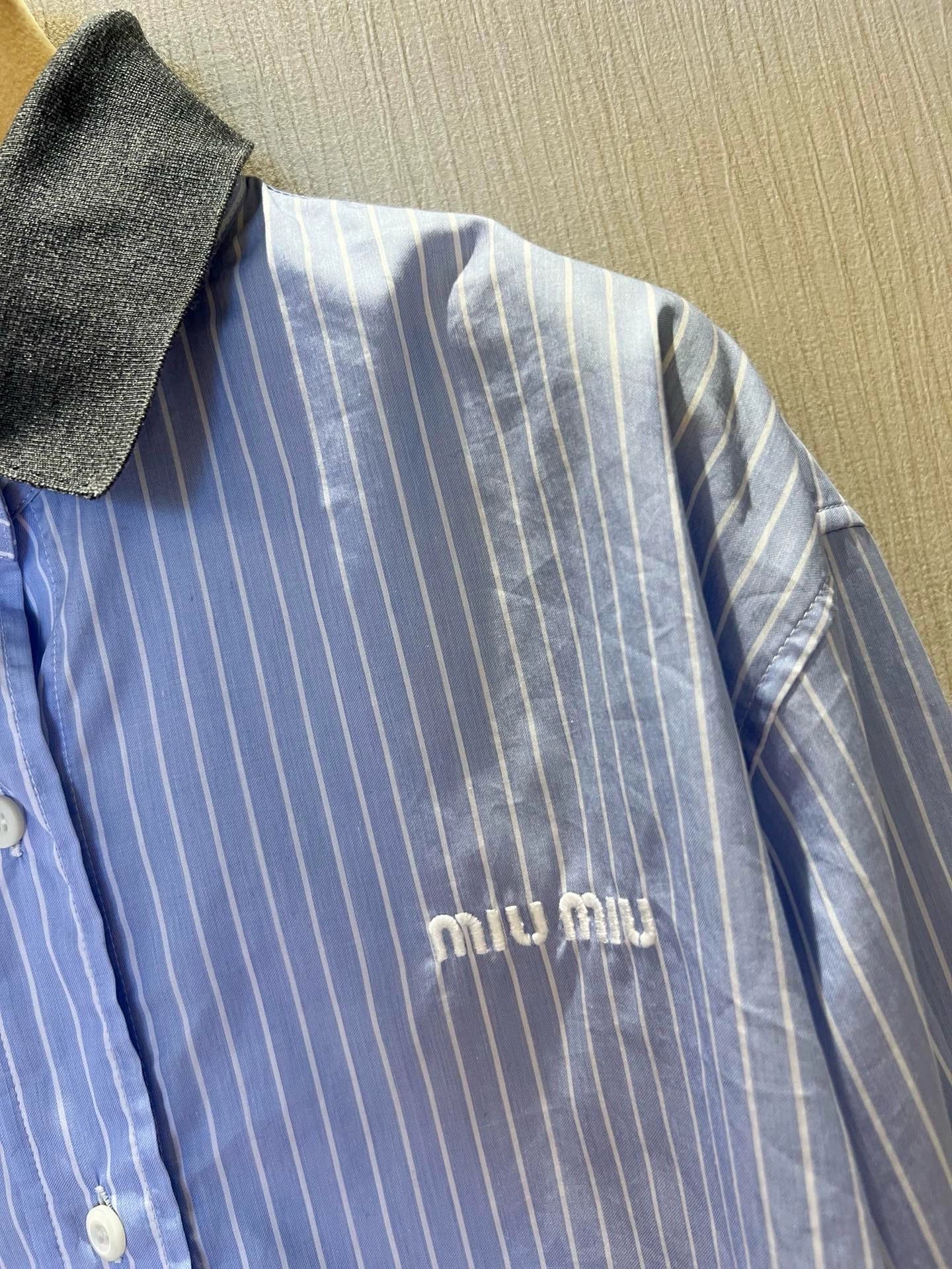 M 25 Spliced collar embroidered letter shirt