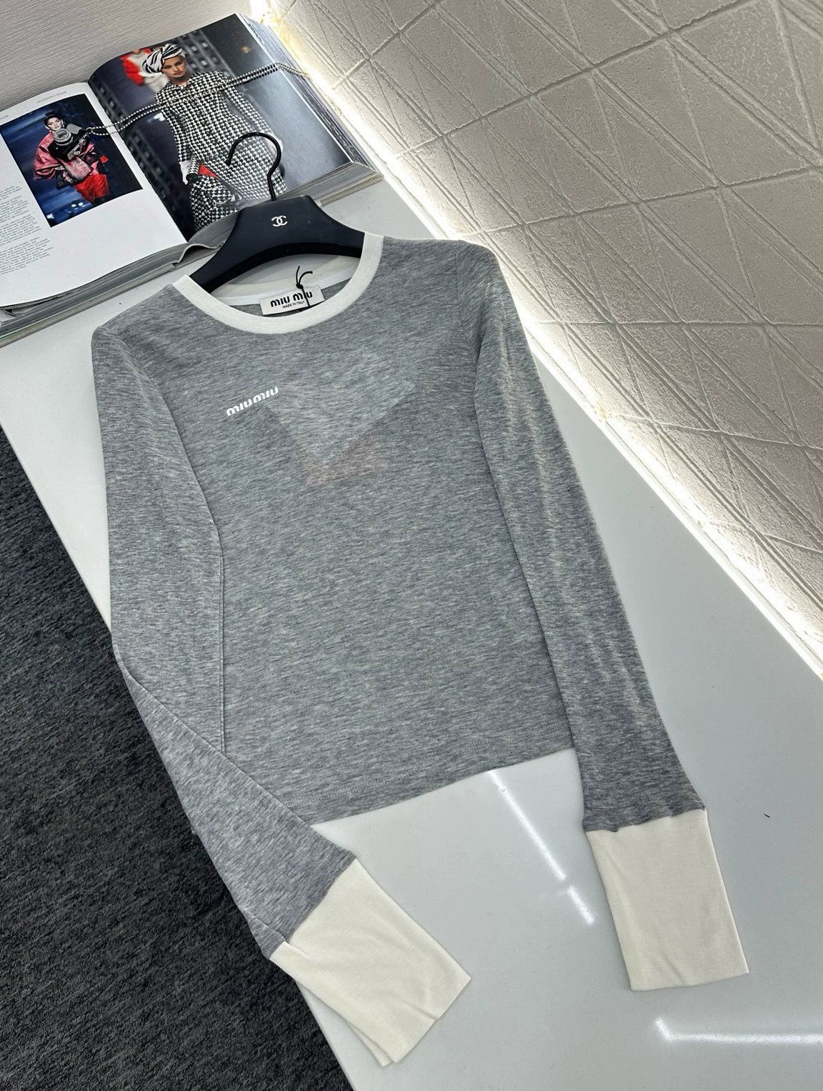 M 25 Simple, lettered, slim-fit base layer