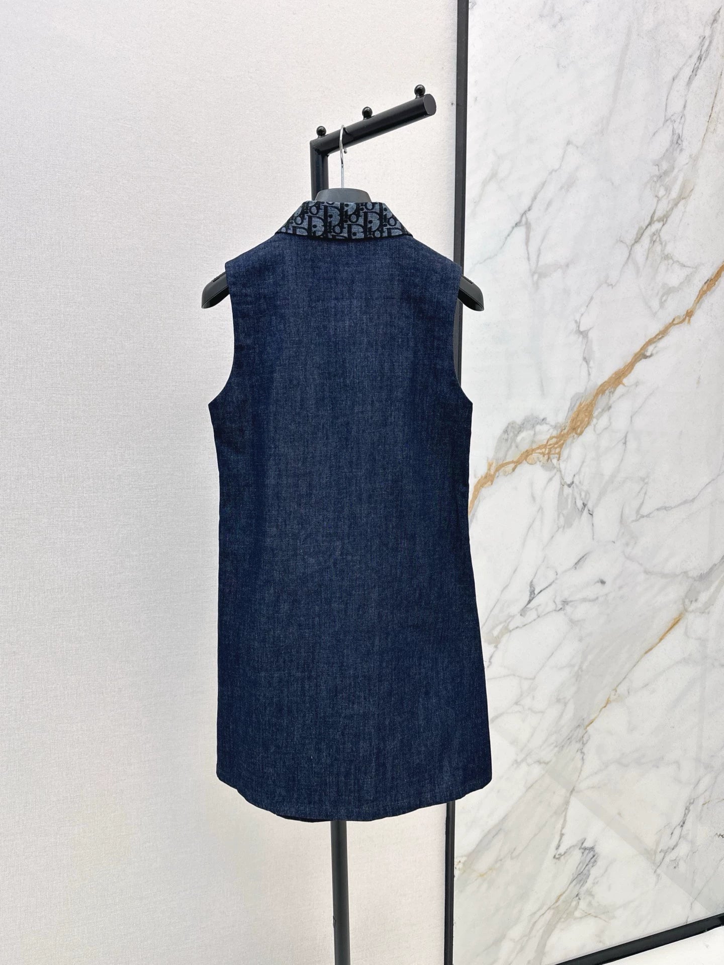 D 25 Spring/Summer Latest Lapel Sleeveless Dresses