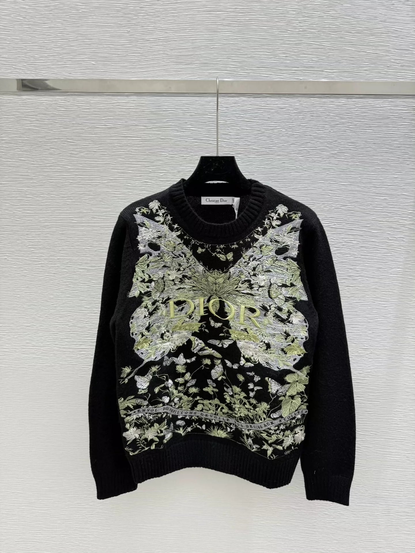 D 25 Embroidered letter butterfly round neck pullover knit long sleeves