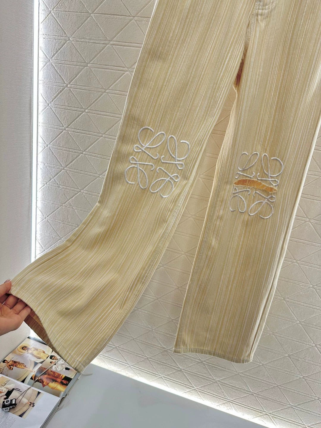 LO 25 New Wide Leg Striped Embroidered Ripped Jeans