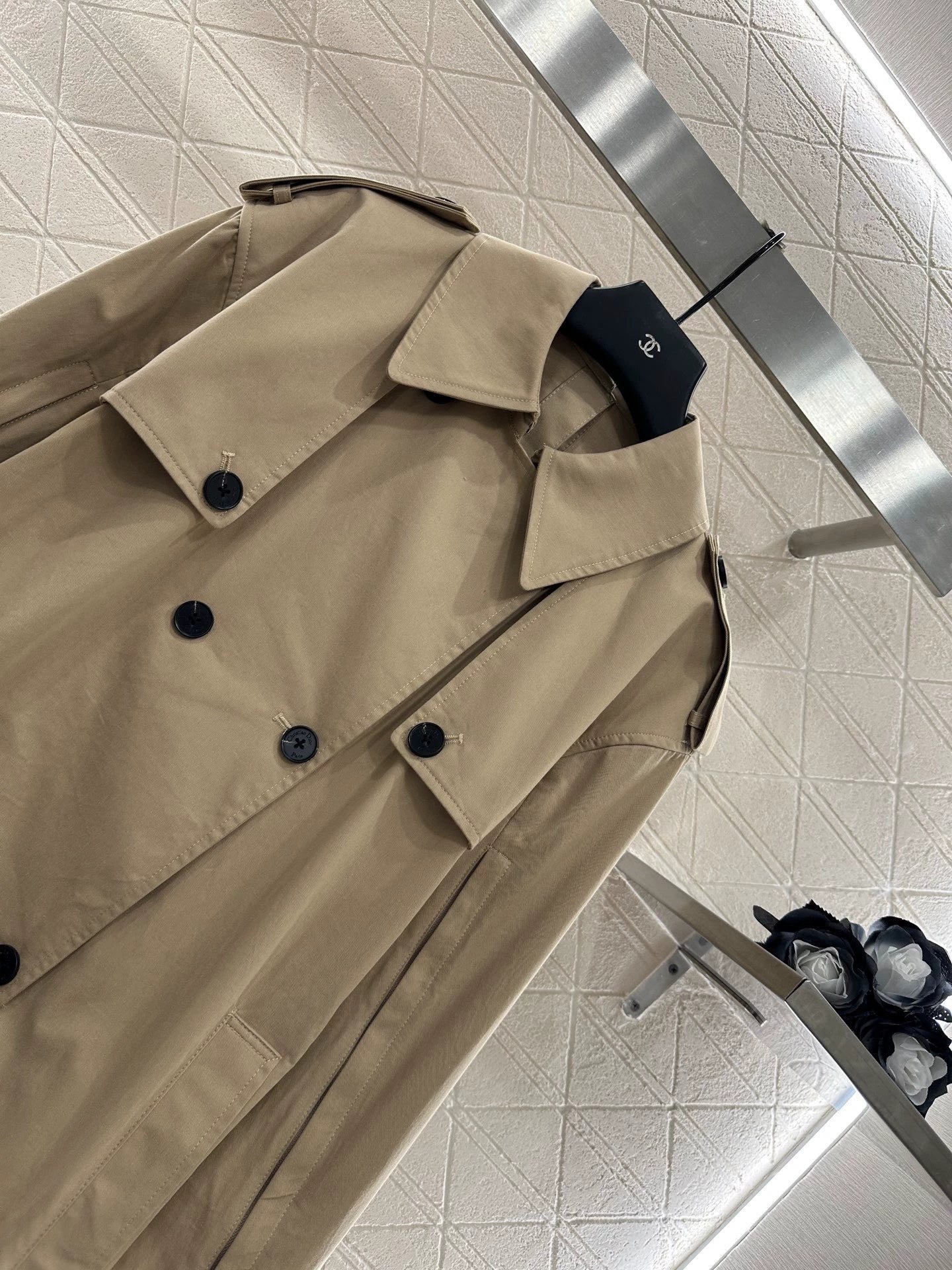 Di 25 Cape trench coat