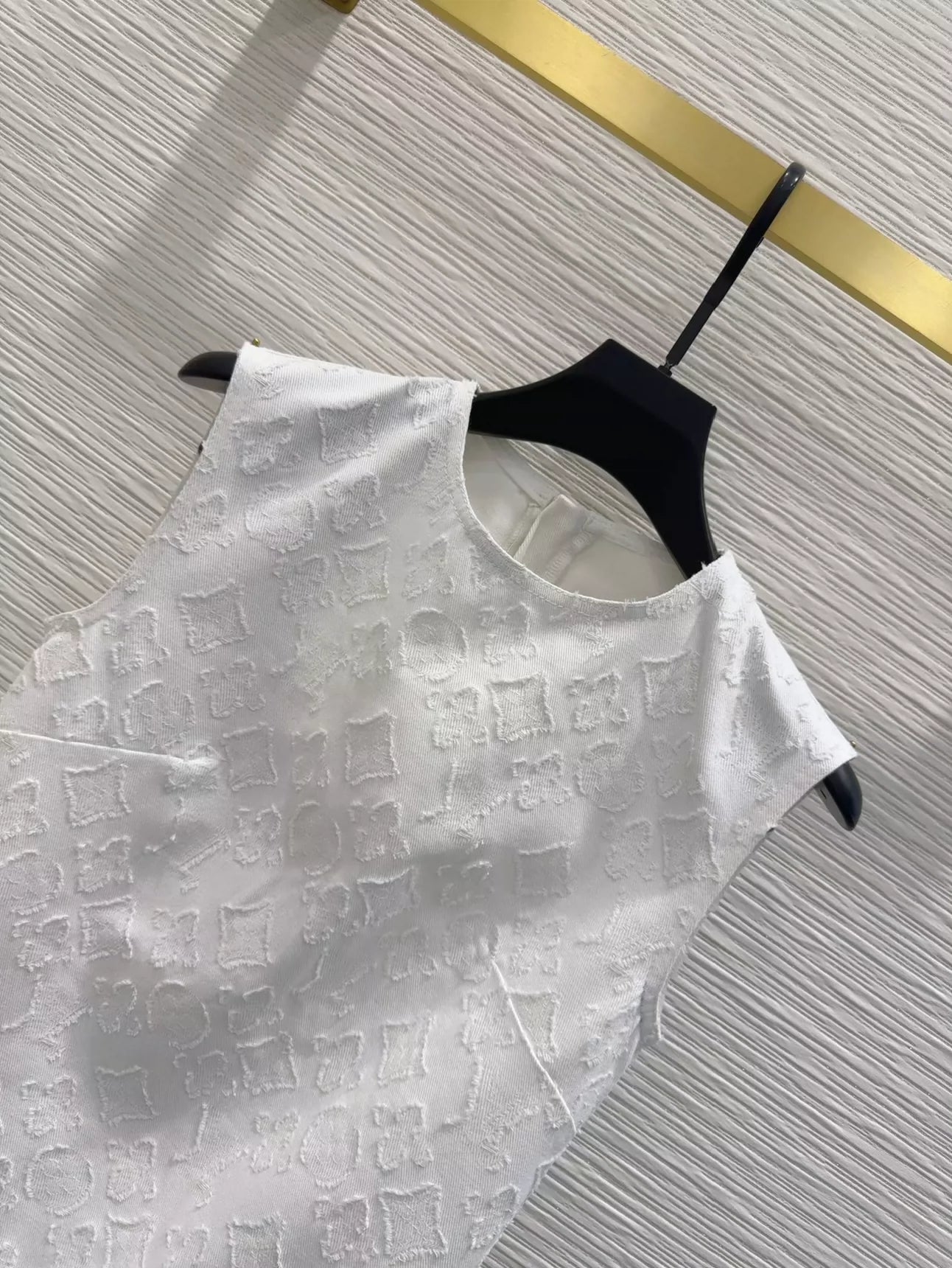 L 25 New Round Neck Sleeveless Dresses