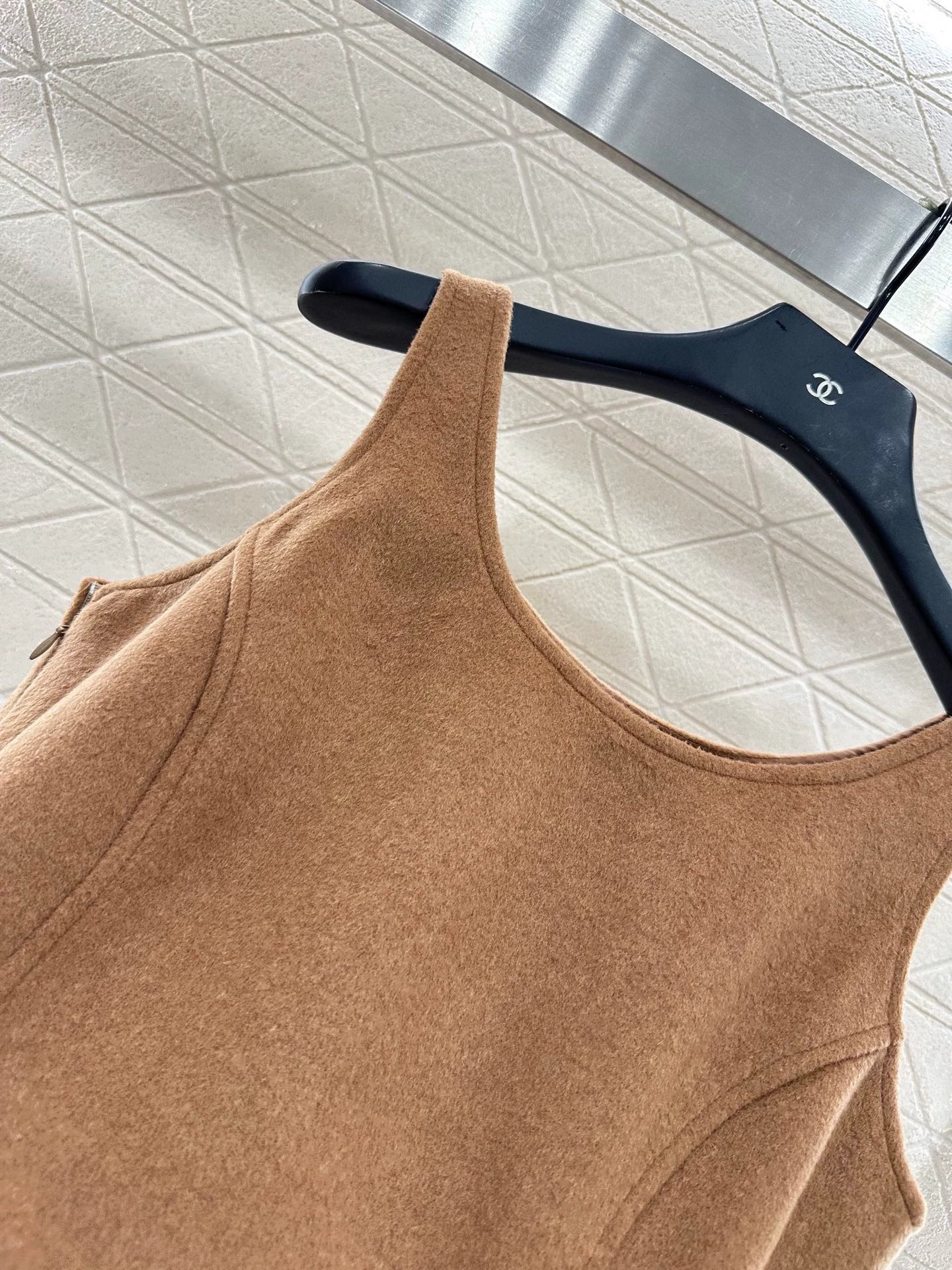 L 25 woolen vest dress
