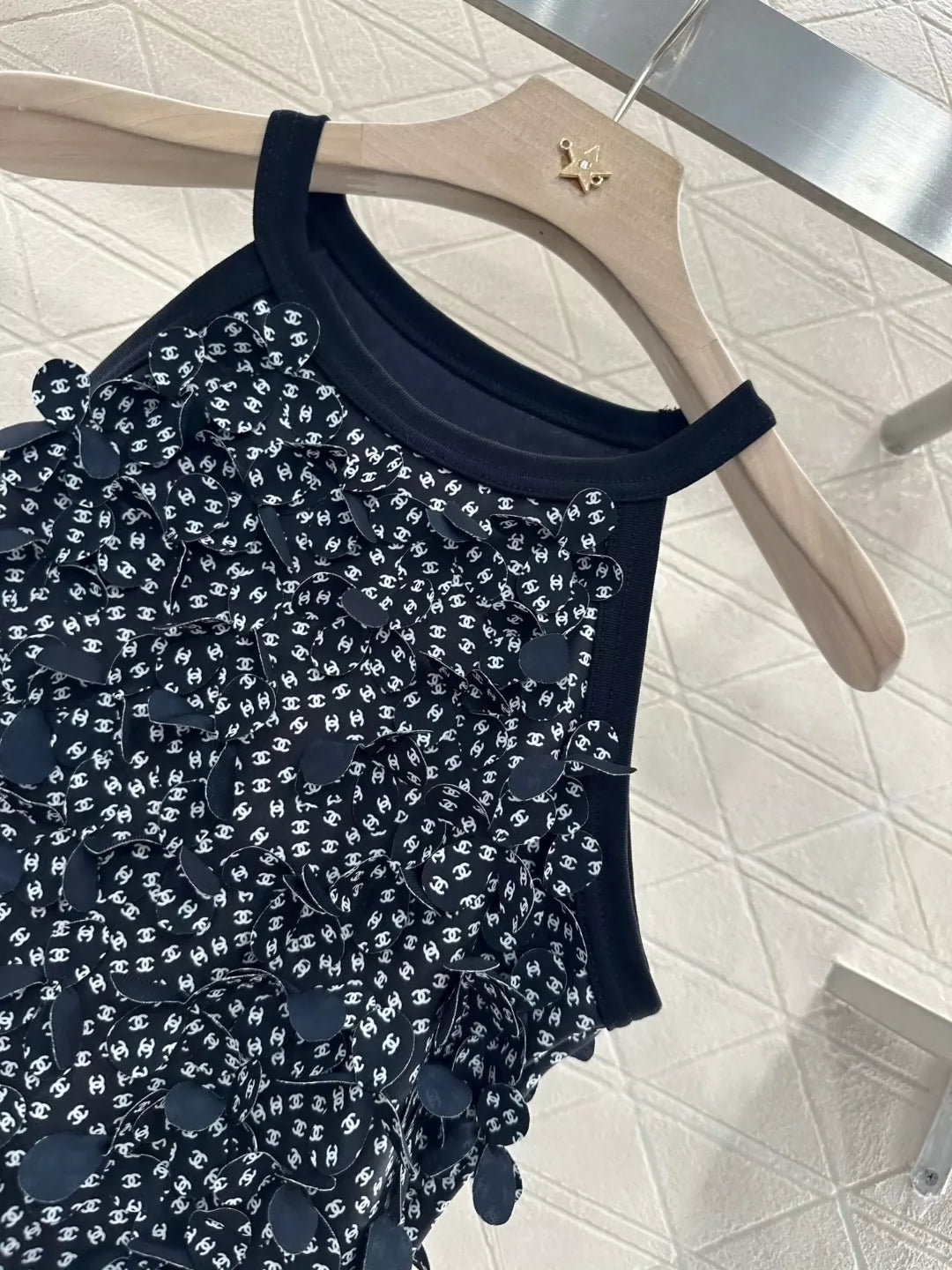 D 25 New Petals Vest