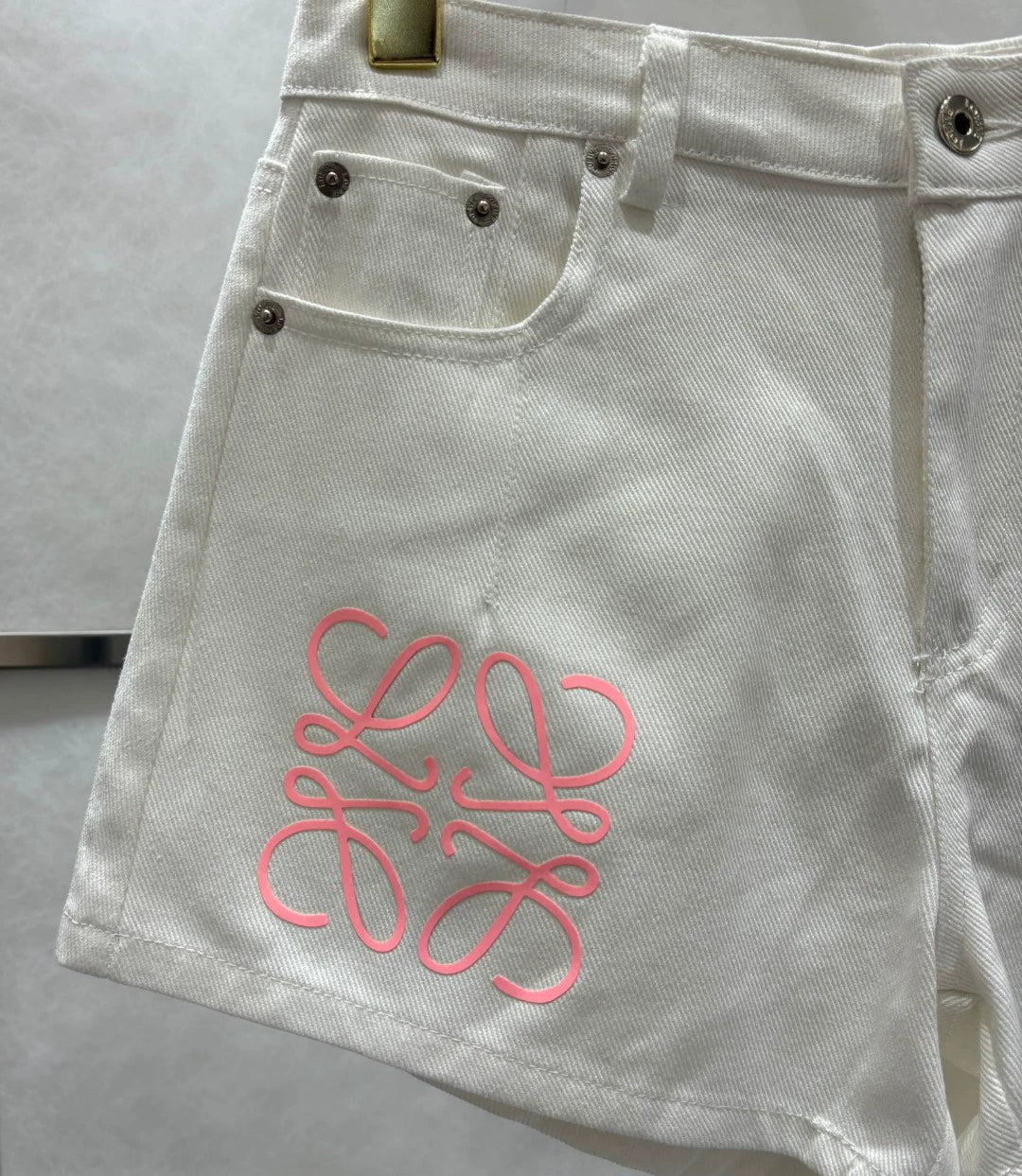 LO 25 Washed denim shorts