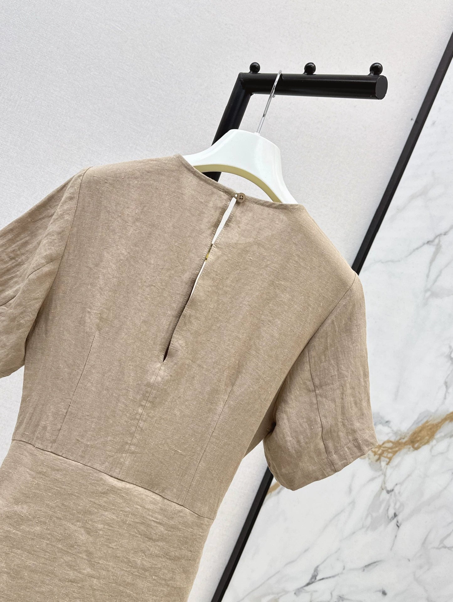 Lo 25Ss Spring/Summer French-inspired short-sleeved linen dress