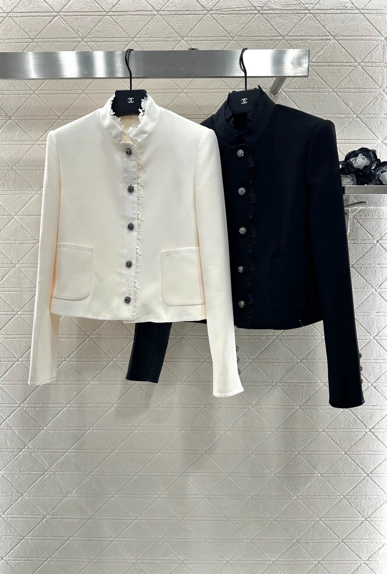 D 25fw Stand-up collar, water-soluble lace blazer.