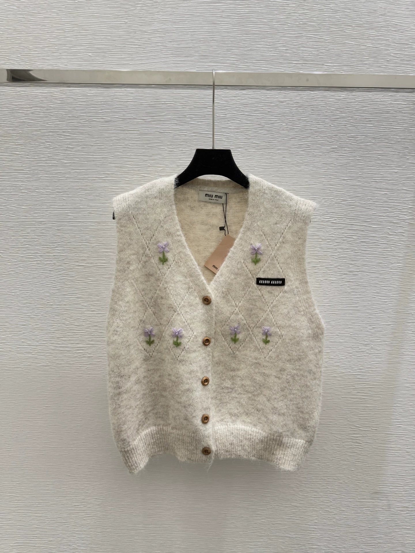 M 25 new logo diamond flower V-neck sleeveless knitted vest