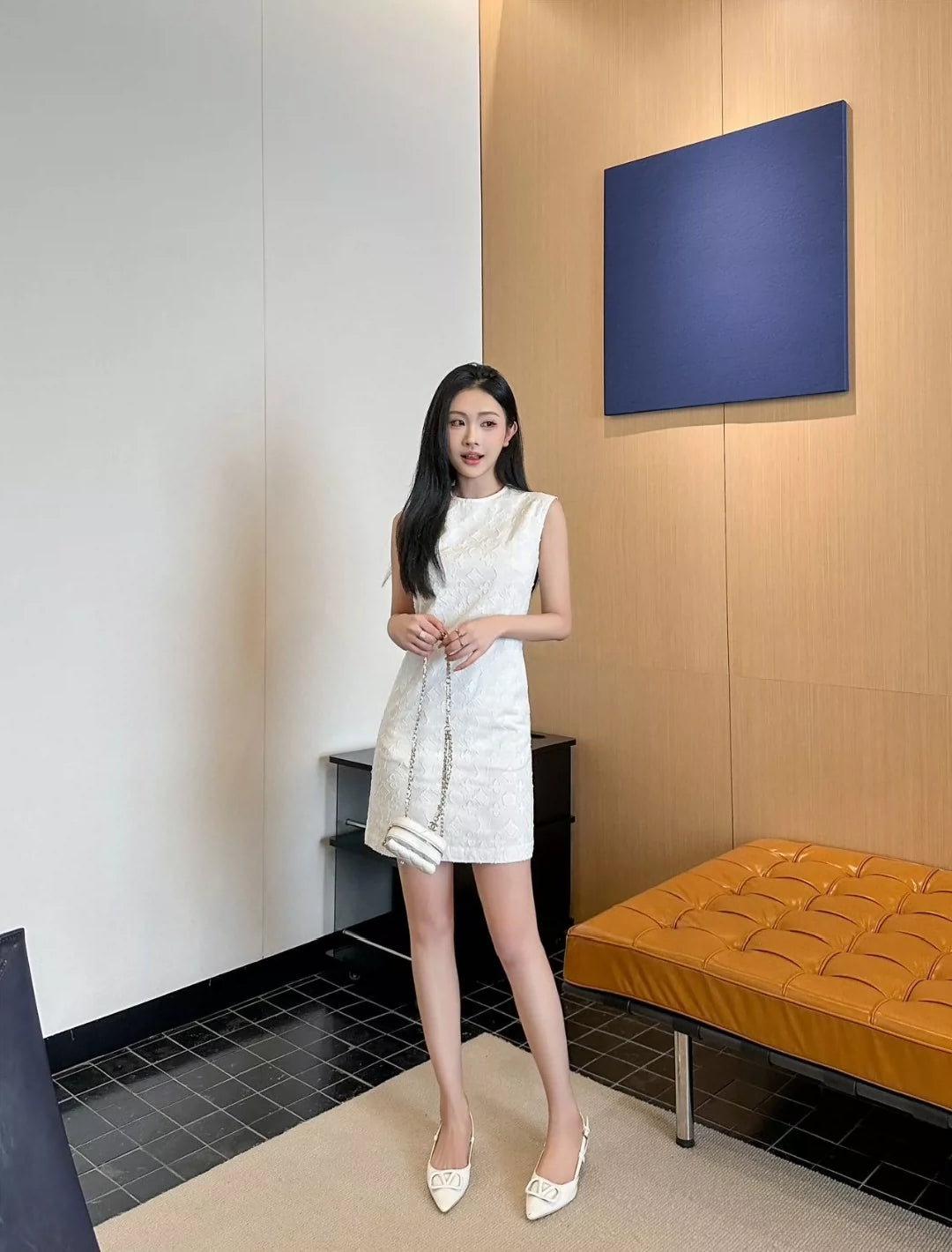 L 25 New Round Neck Sleeveless Dresses