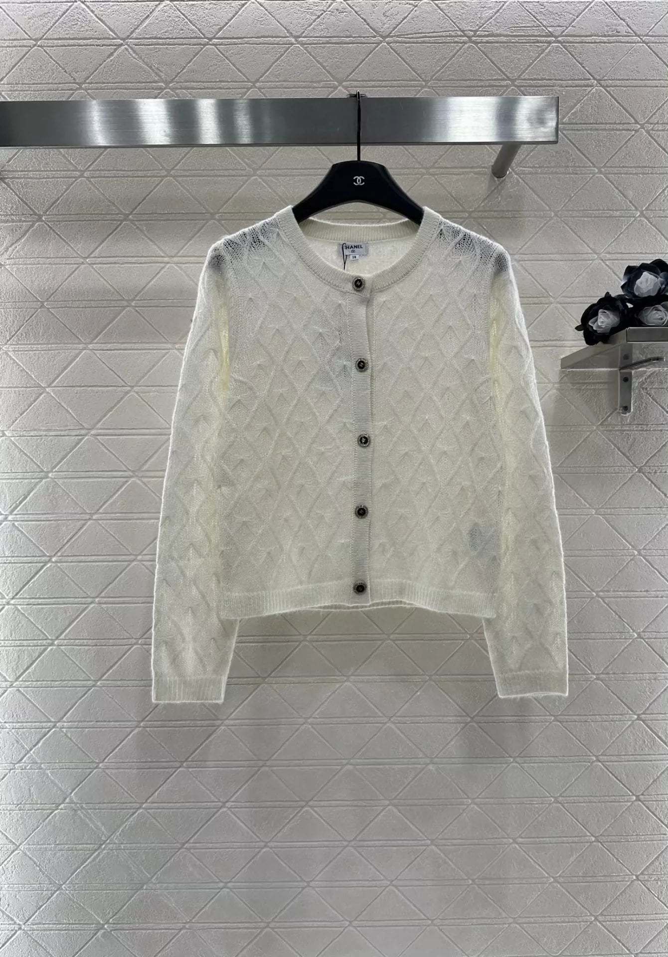 C 25 Classic knitted cardigan