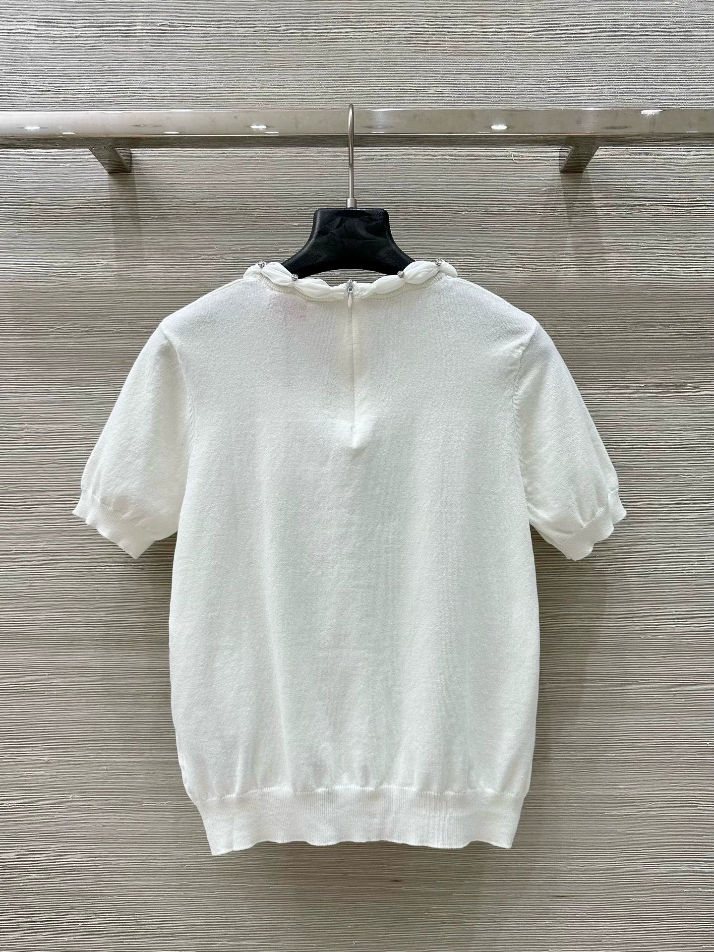 V 25 Spring/Summer New Knit Short Sleeve Top