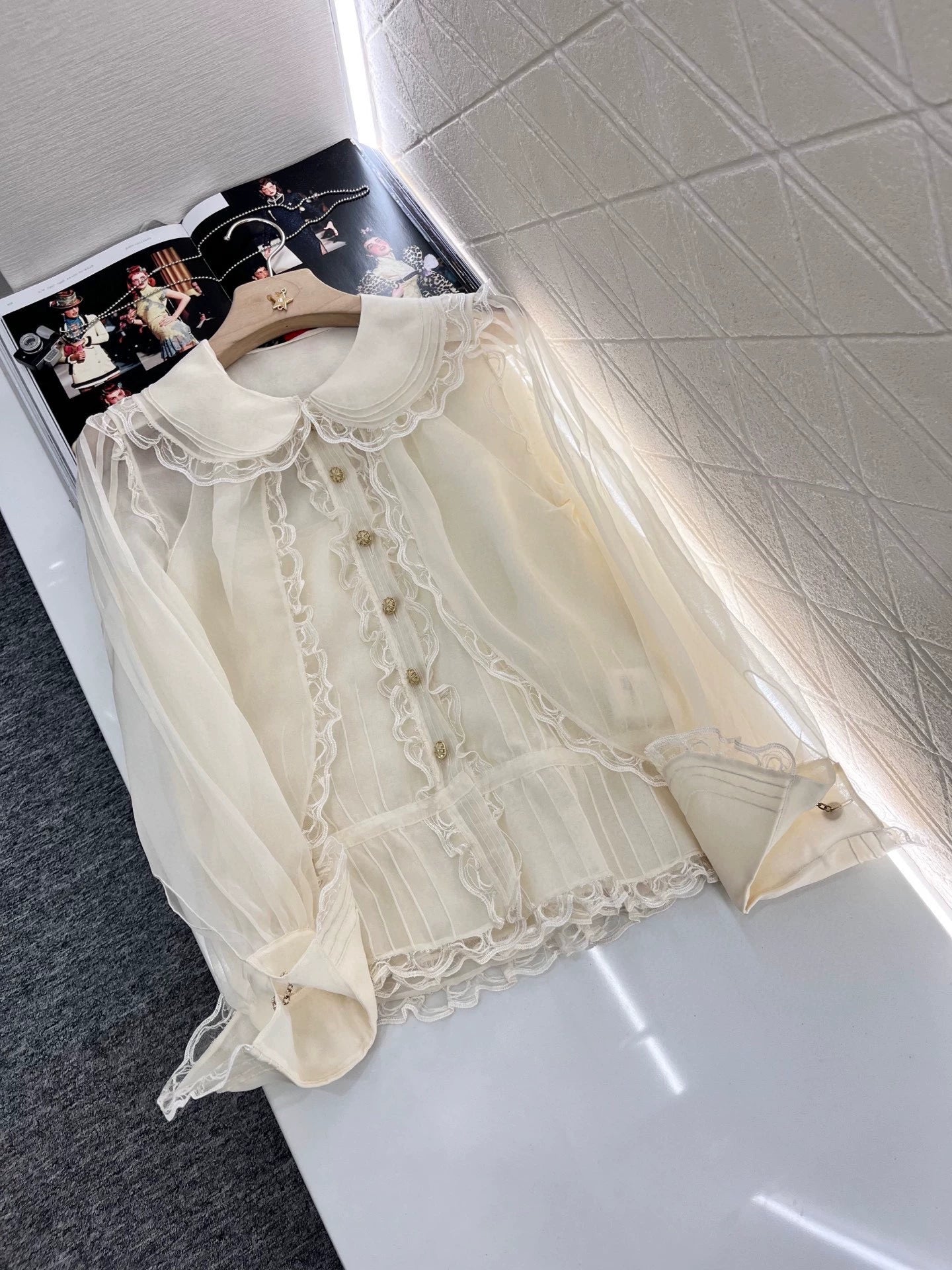 C 25 New Lace Lace Silk Shirt