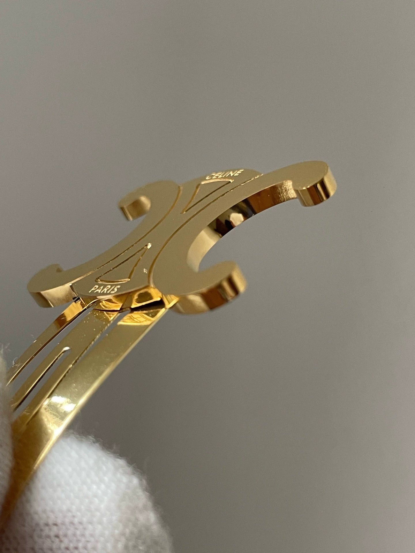 CE 25 Snap-on Hair Clip Gold