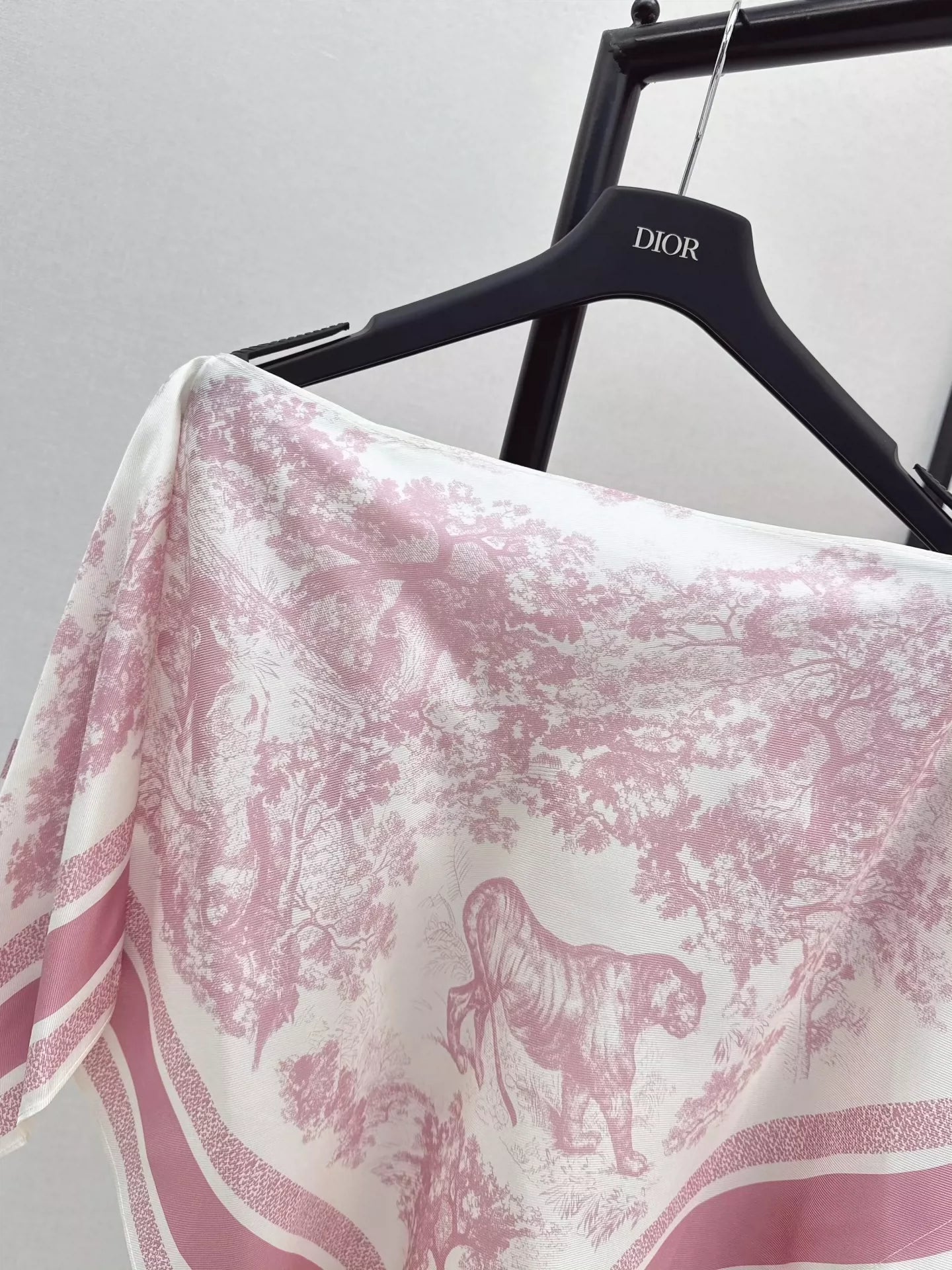 Di 25 Holiday style silk printed scarf cape cardigan