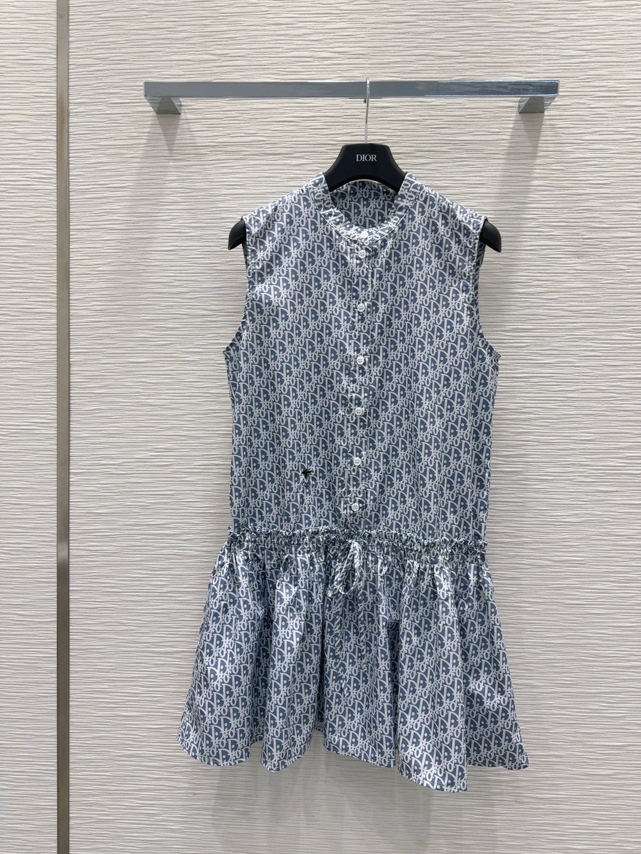 D 25 New Letter Printed Bee Embroidery Tie Sleeveless Dresses