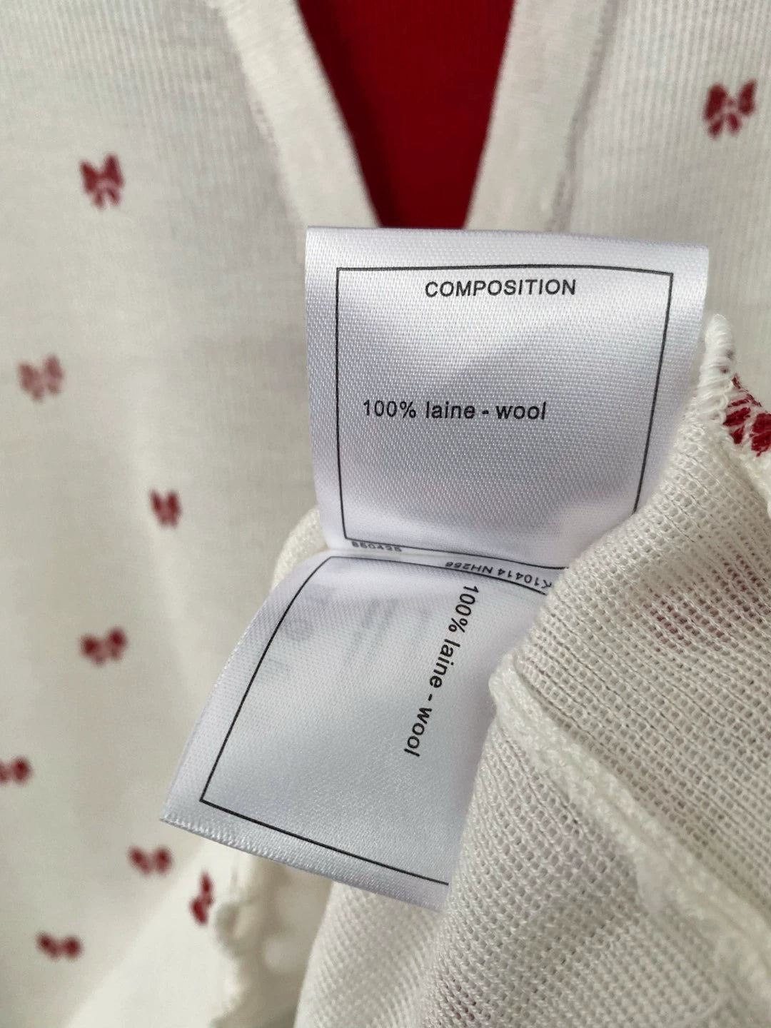 C 25 Nouveau haut en tricot à manches courtes avec bordure à nœud contrastant
