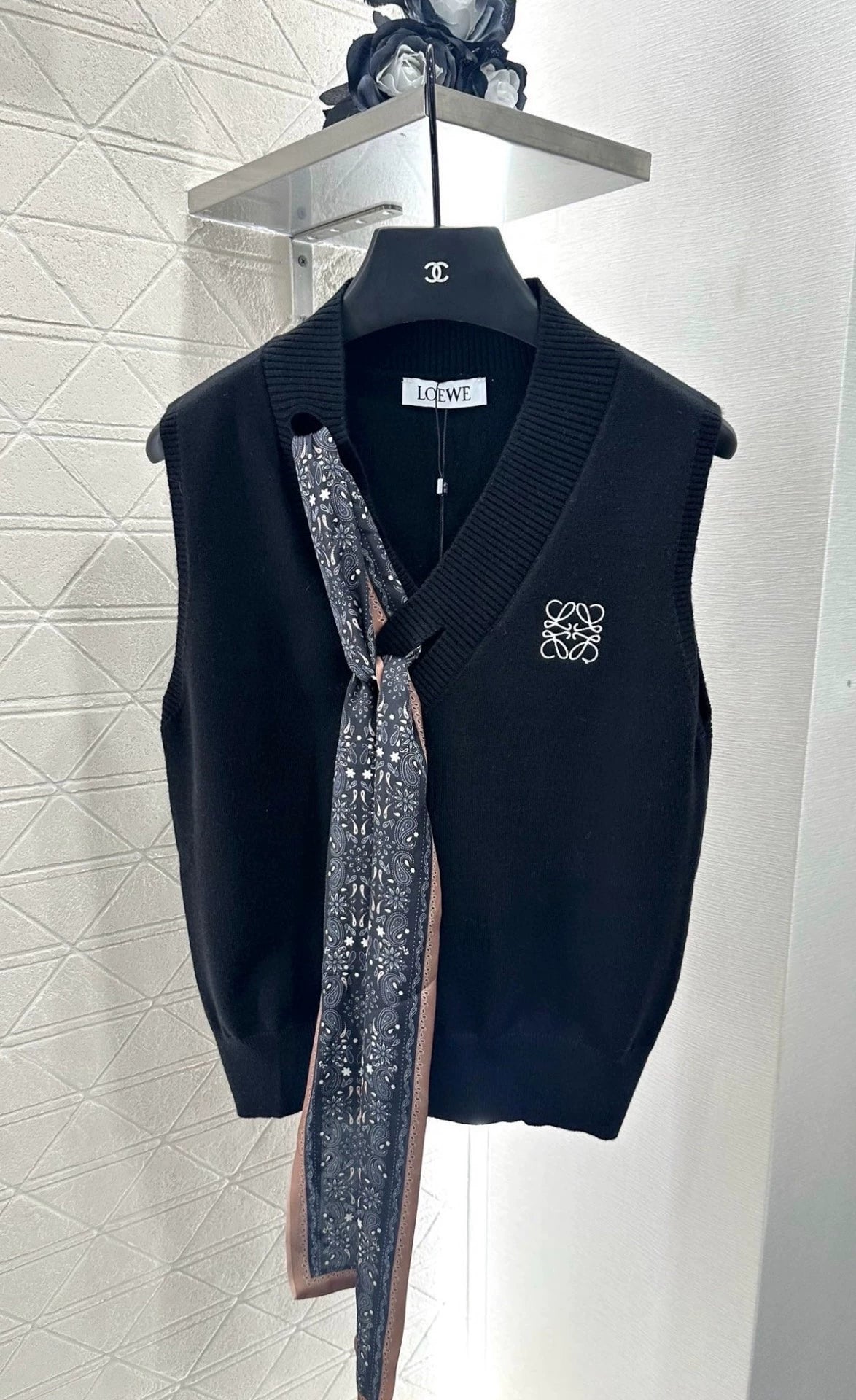 LO 25 Scarf Knit Vest