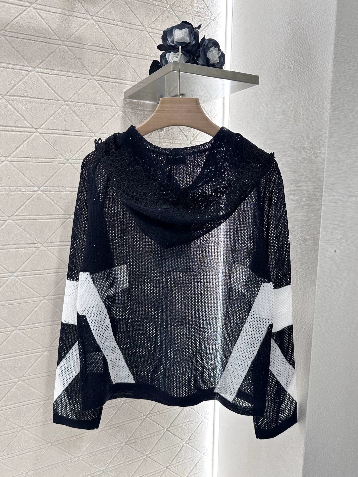 c 25 New Cutout Knit Hooded Coverup