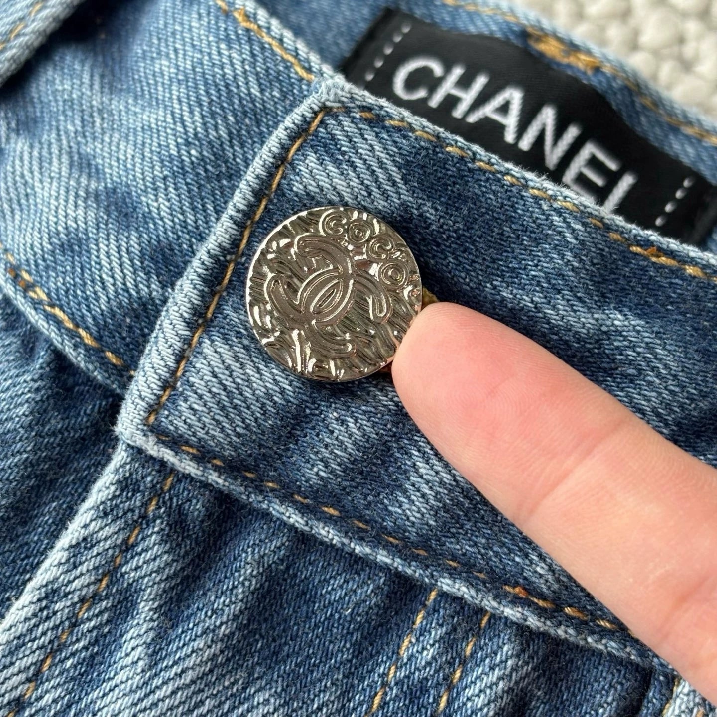 C 25fw Logo patch denim straight-leg pants