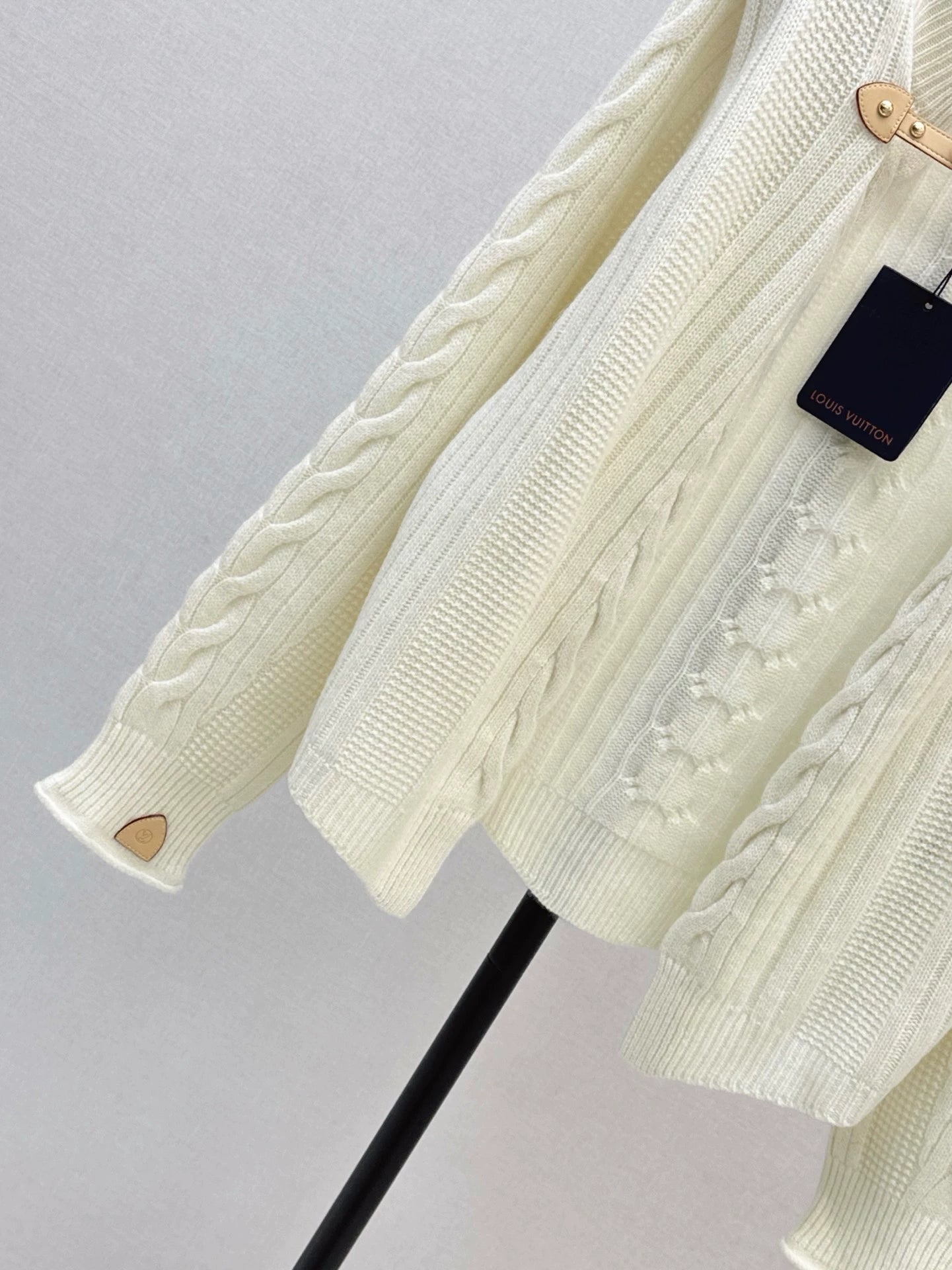 L 25 Cashmere Belted Cardigan