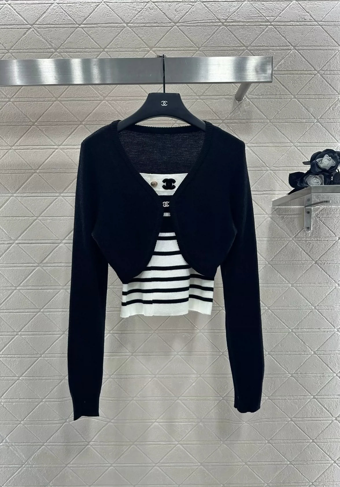 C 25 Fall/Winter New Style: Two-Piece Suspender Knit Cardigan Set
