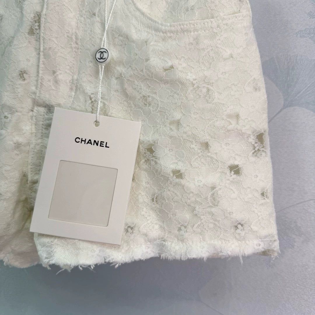 C 25 Spring/Summer new lace lined denim white shorts