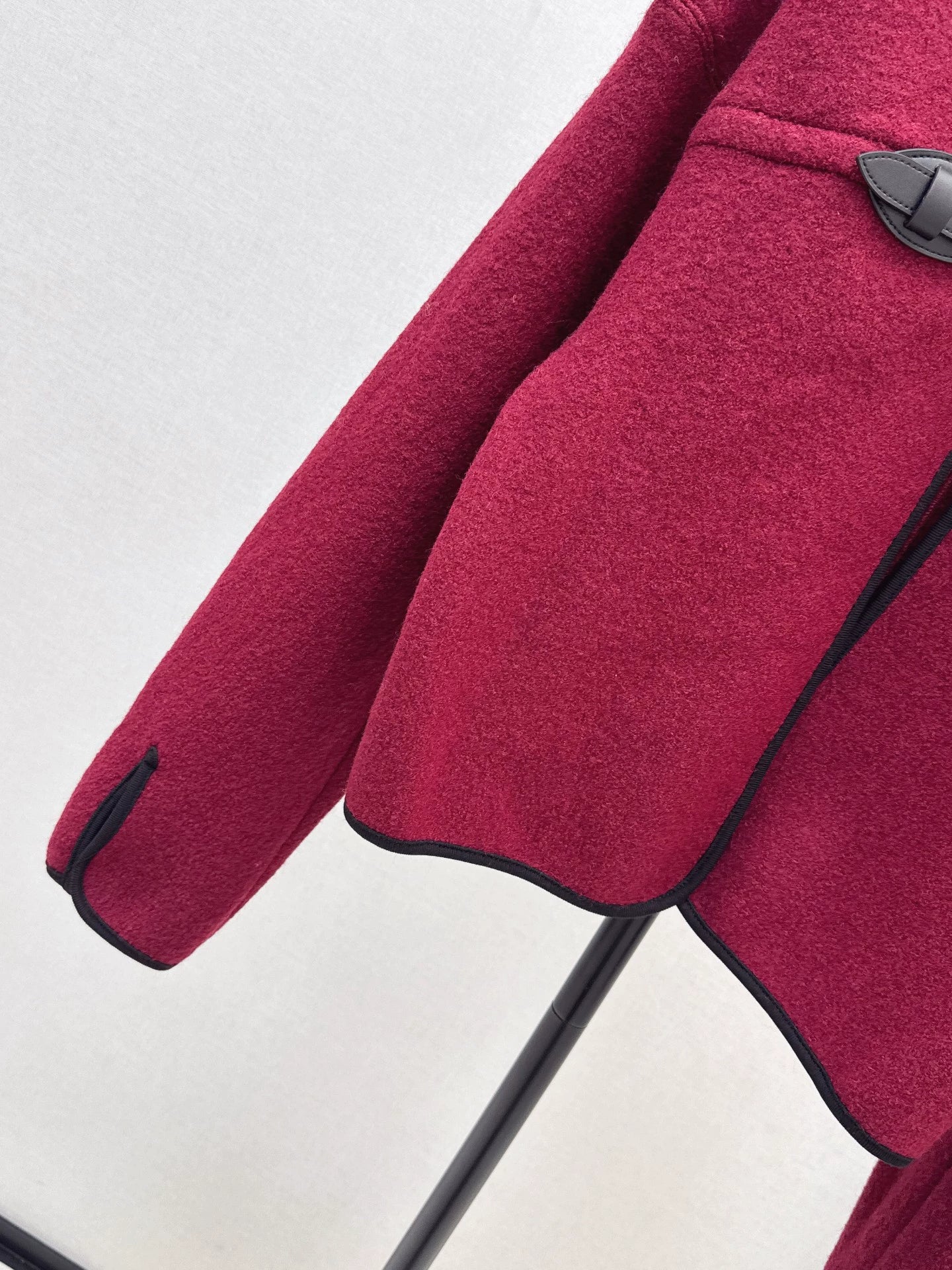 L 25 Leather buttoned cape coat