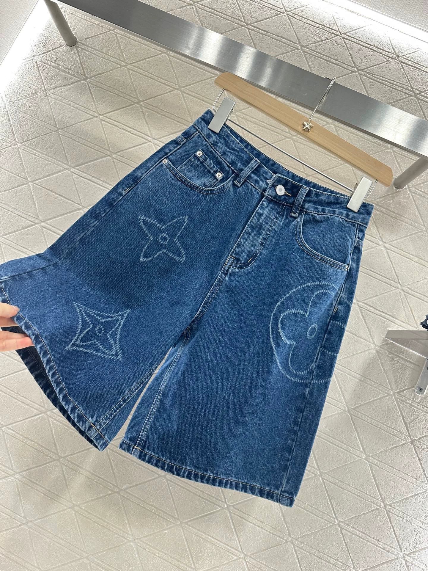 1ou 25 High-waisted laser-printed denim shorts