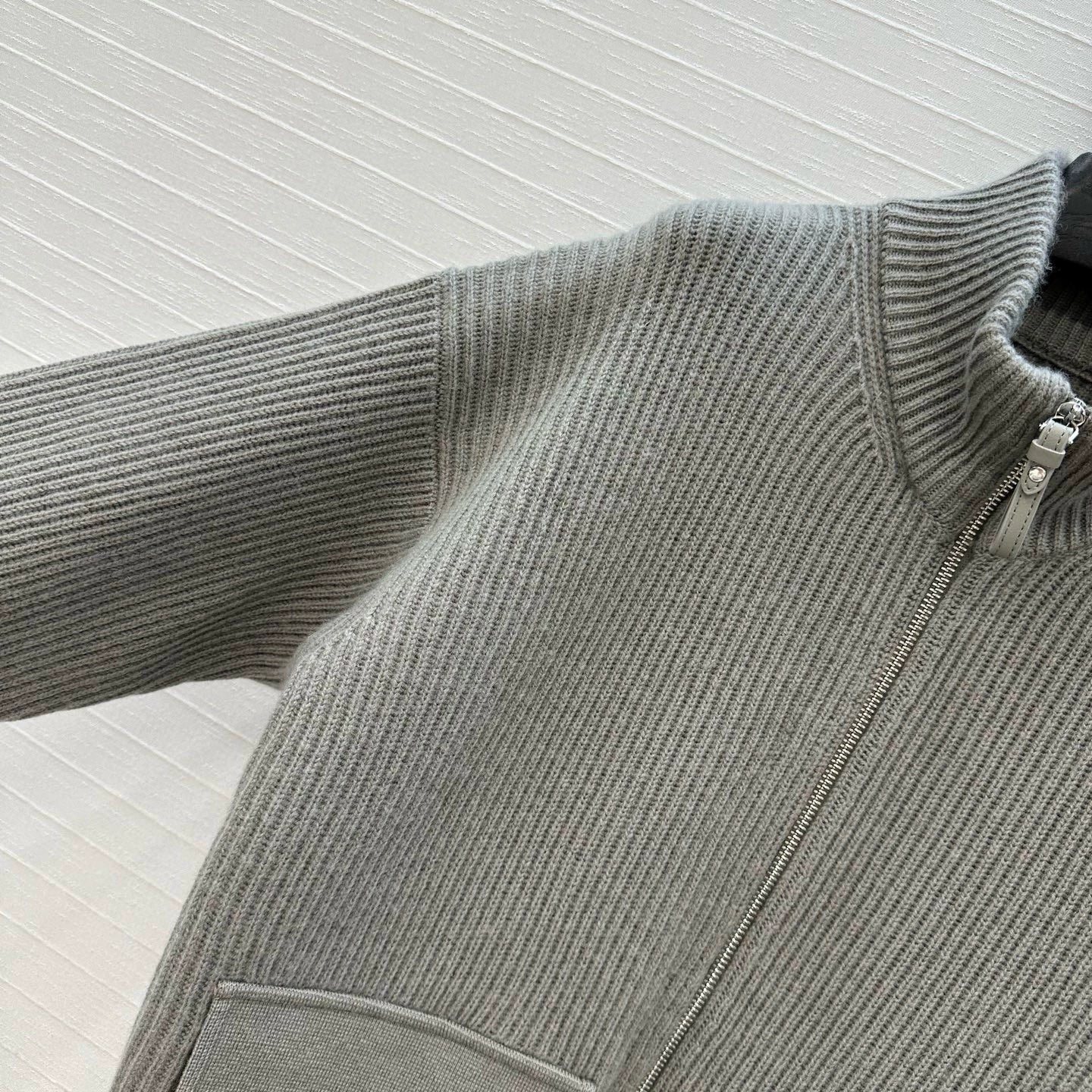 He 25 Mid-length cashmere knitted zip-up jacket(100% cashmere BROWN/GRAY)