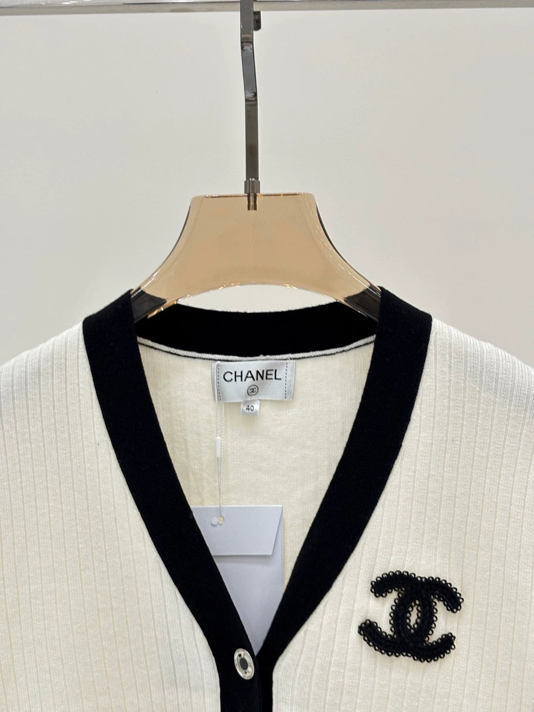 C 25 Spring and Summer new V-neck letter logo patch hemming knitted cardigan