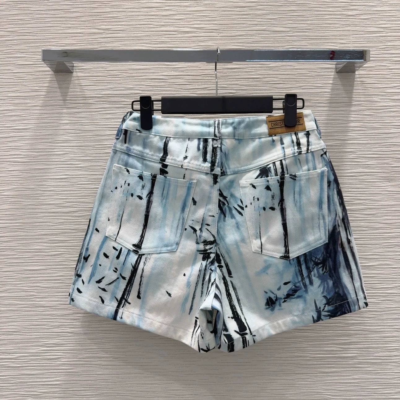 D 25 New Ink Painting Print Shorts