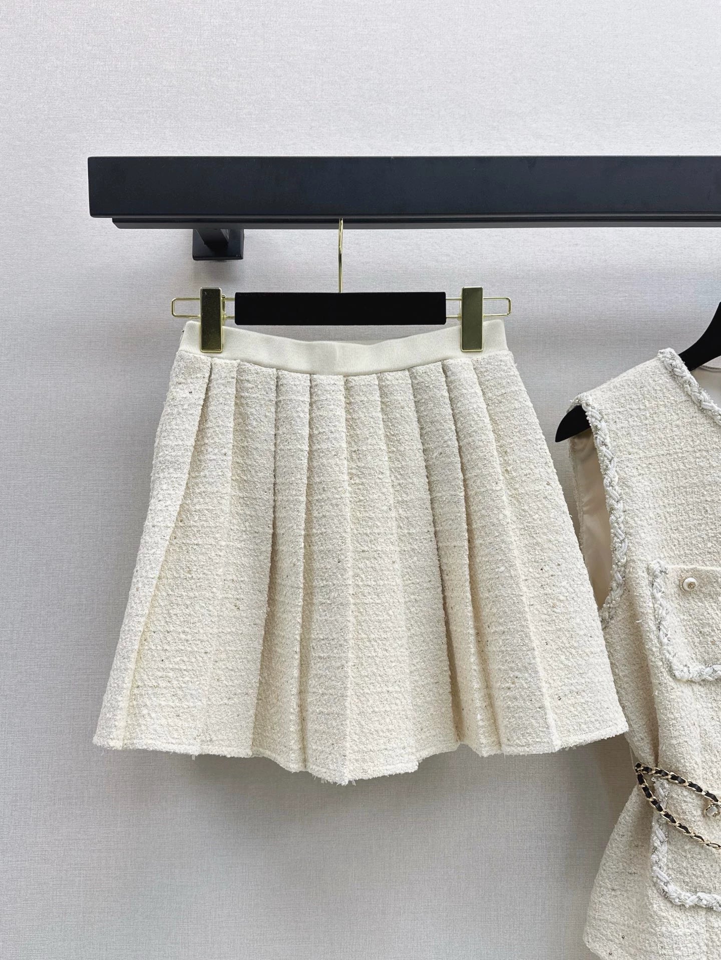 C 25 Spring/Summer New Knitting Set Sleeveless Knitting Vest + Pressure Pleated Half Skirt