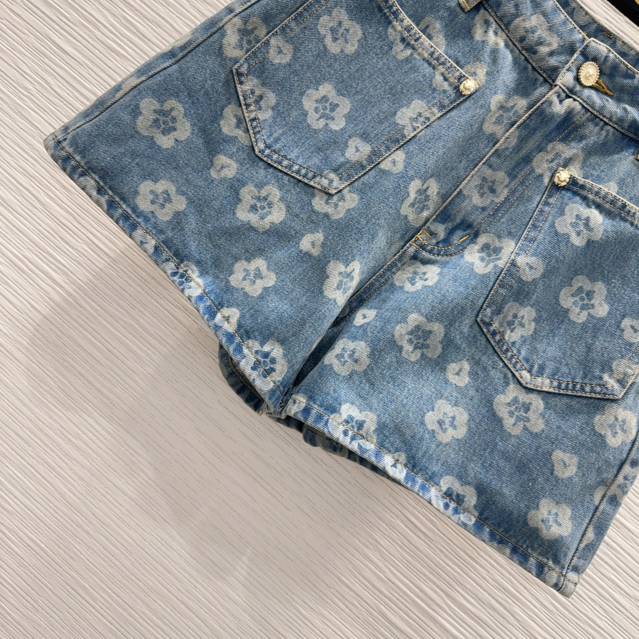 C 25SS neue stylische Jeansshorts