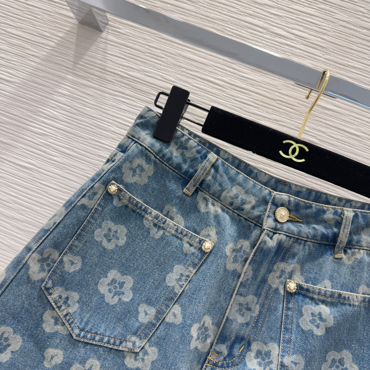 C 25SS neue stylische Jeansshorts