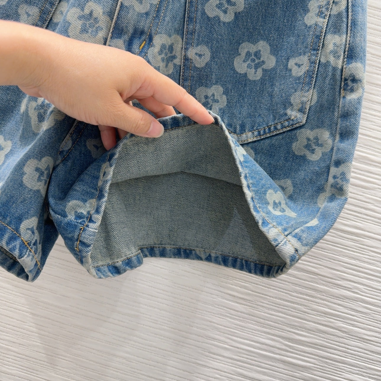 C 25SS neue stylische Jeansshorts