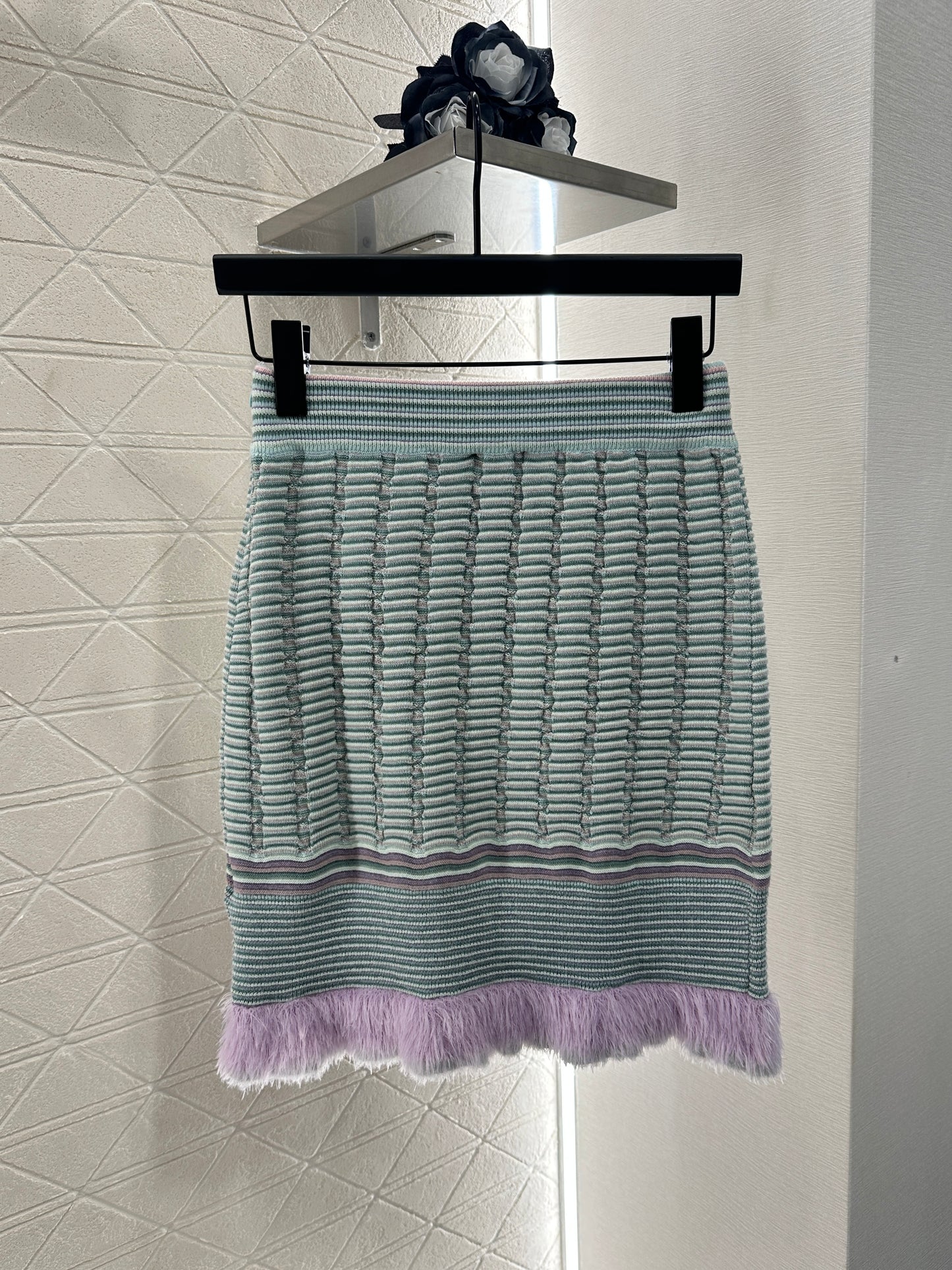 C 25 Contrast color knitted hip skirt