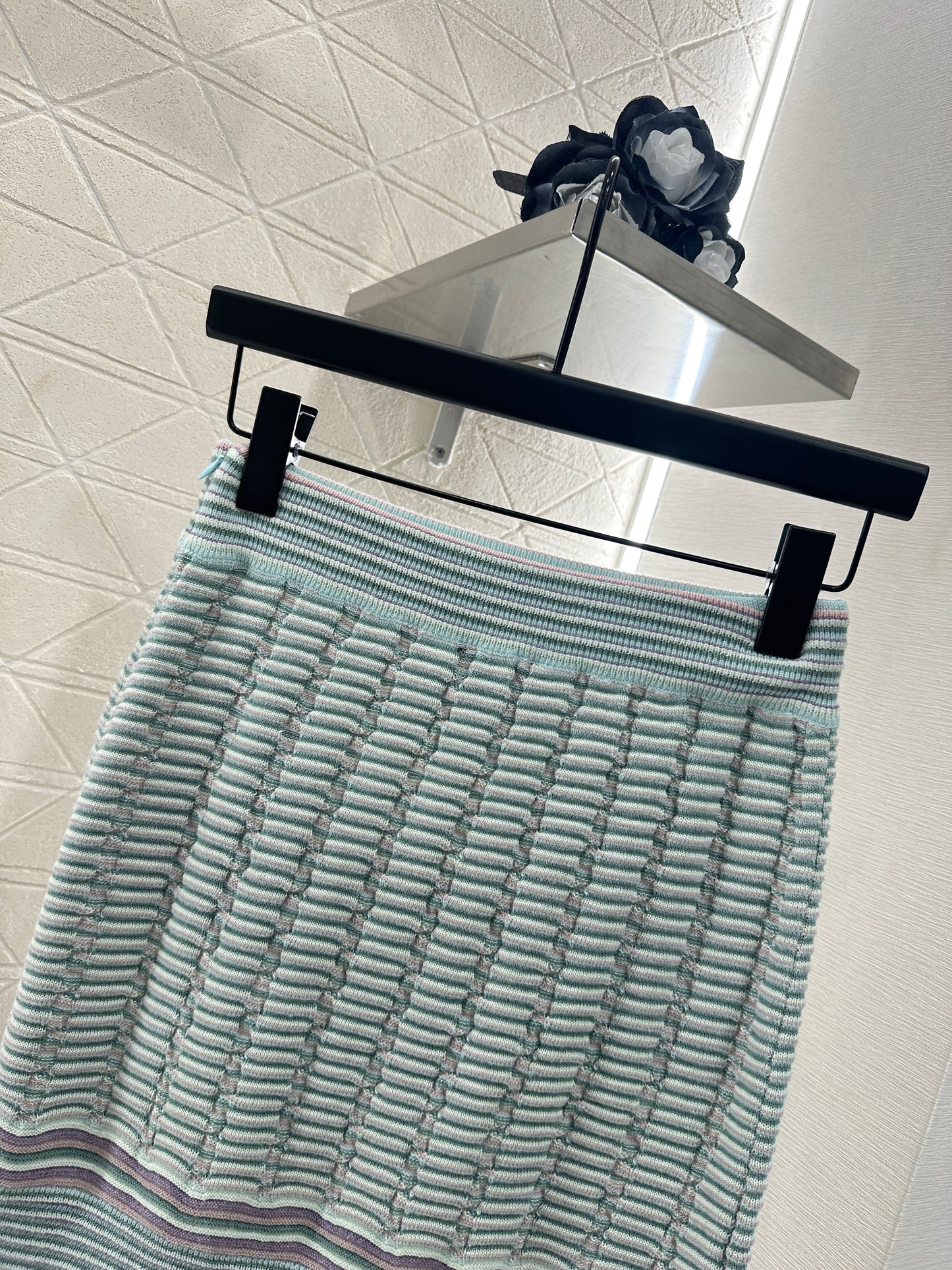 C 25 Contrast color knitted hip skirt
