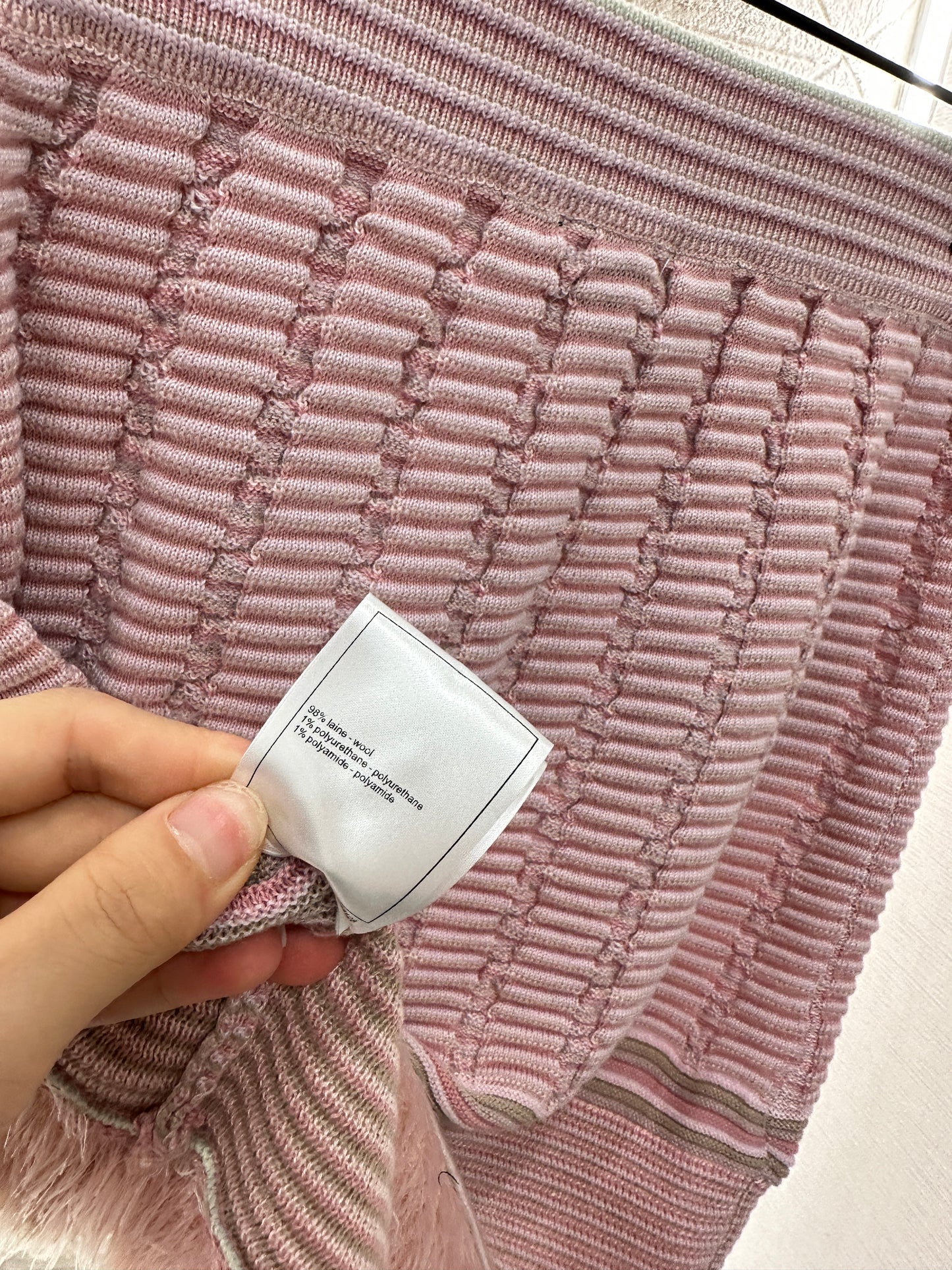 C 25 Contrast color knitted hip skirt