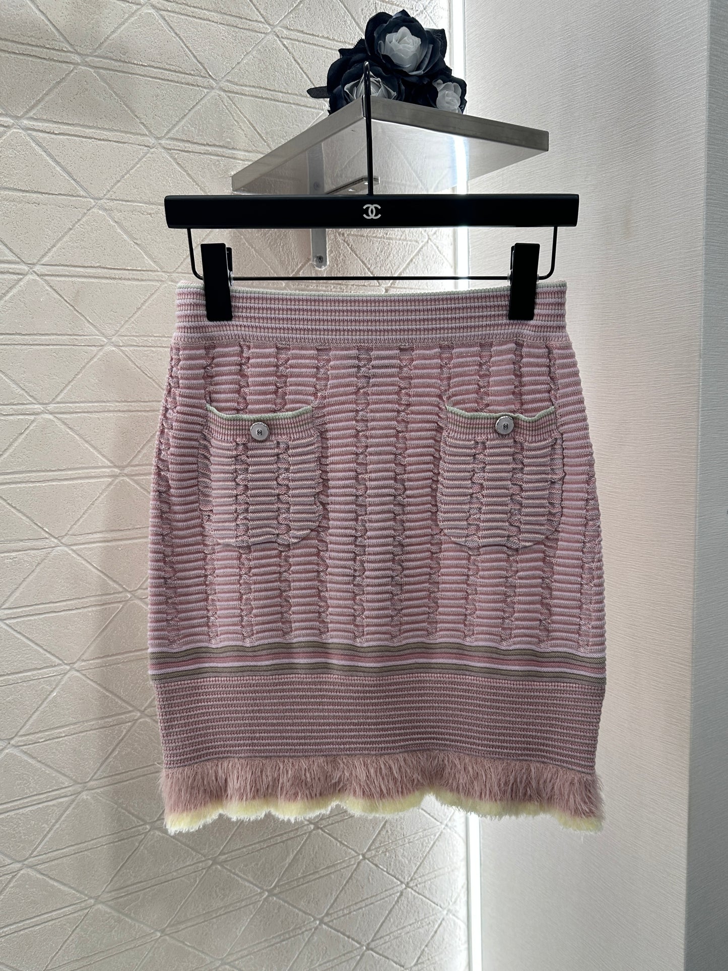 C 25 Contrast color knitted hip skirt