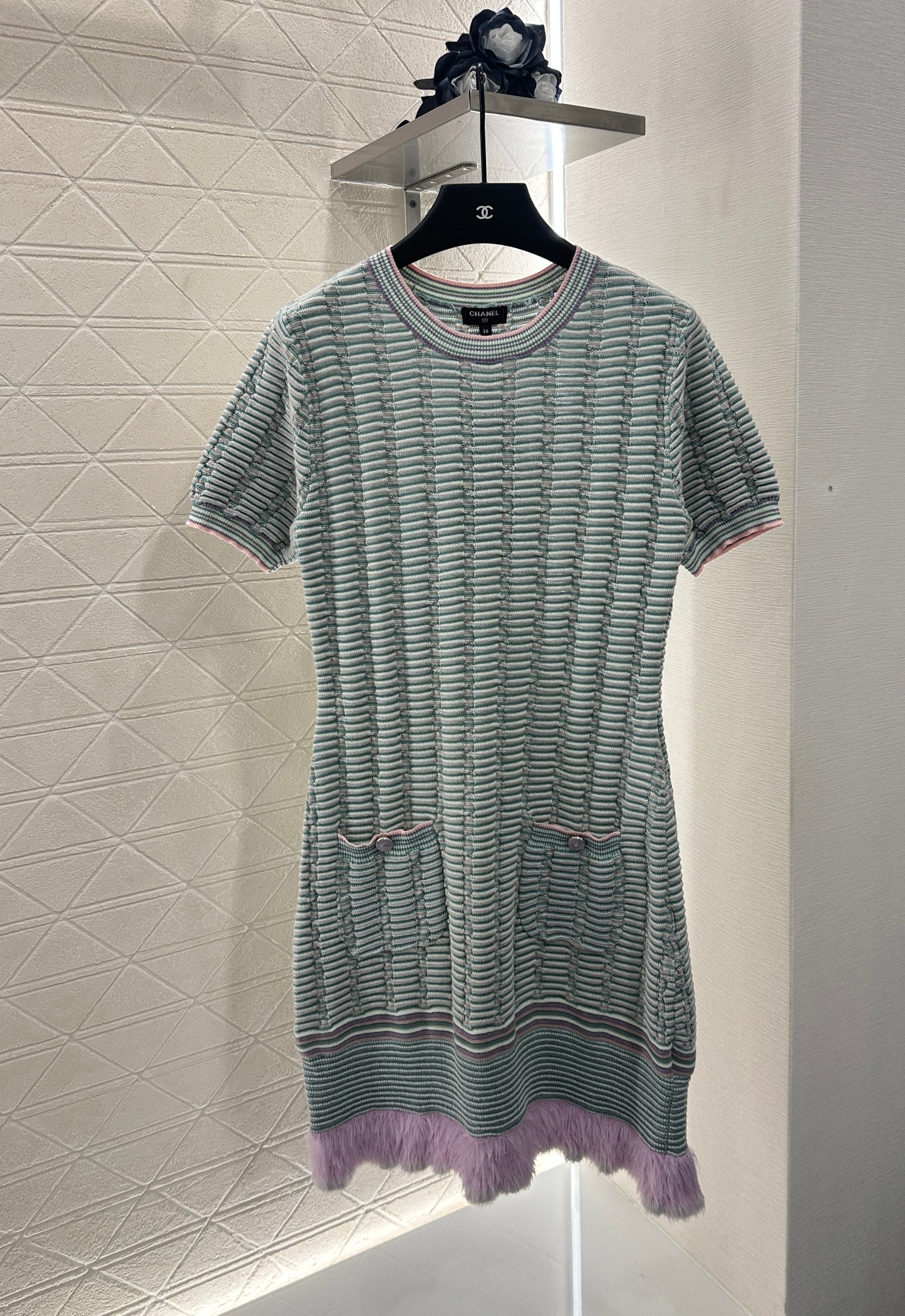 C 25 Flowing tassels contrasting color knitted short-sleeved dress