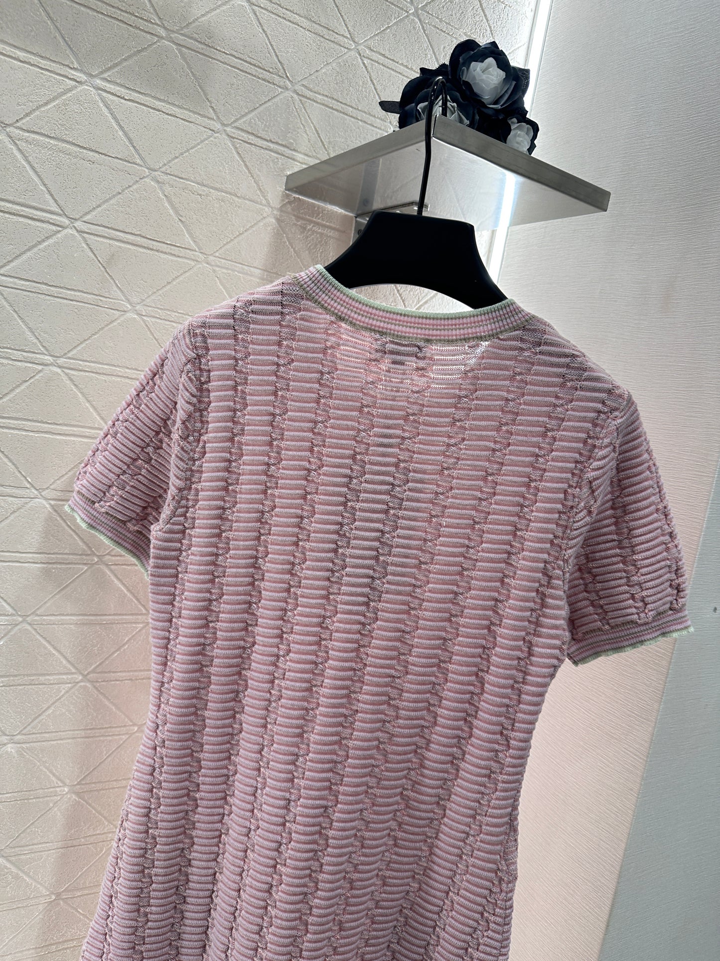 C 25 Flowing tassels contrasting color knitted short-sleeved dress