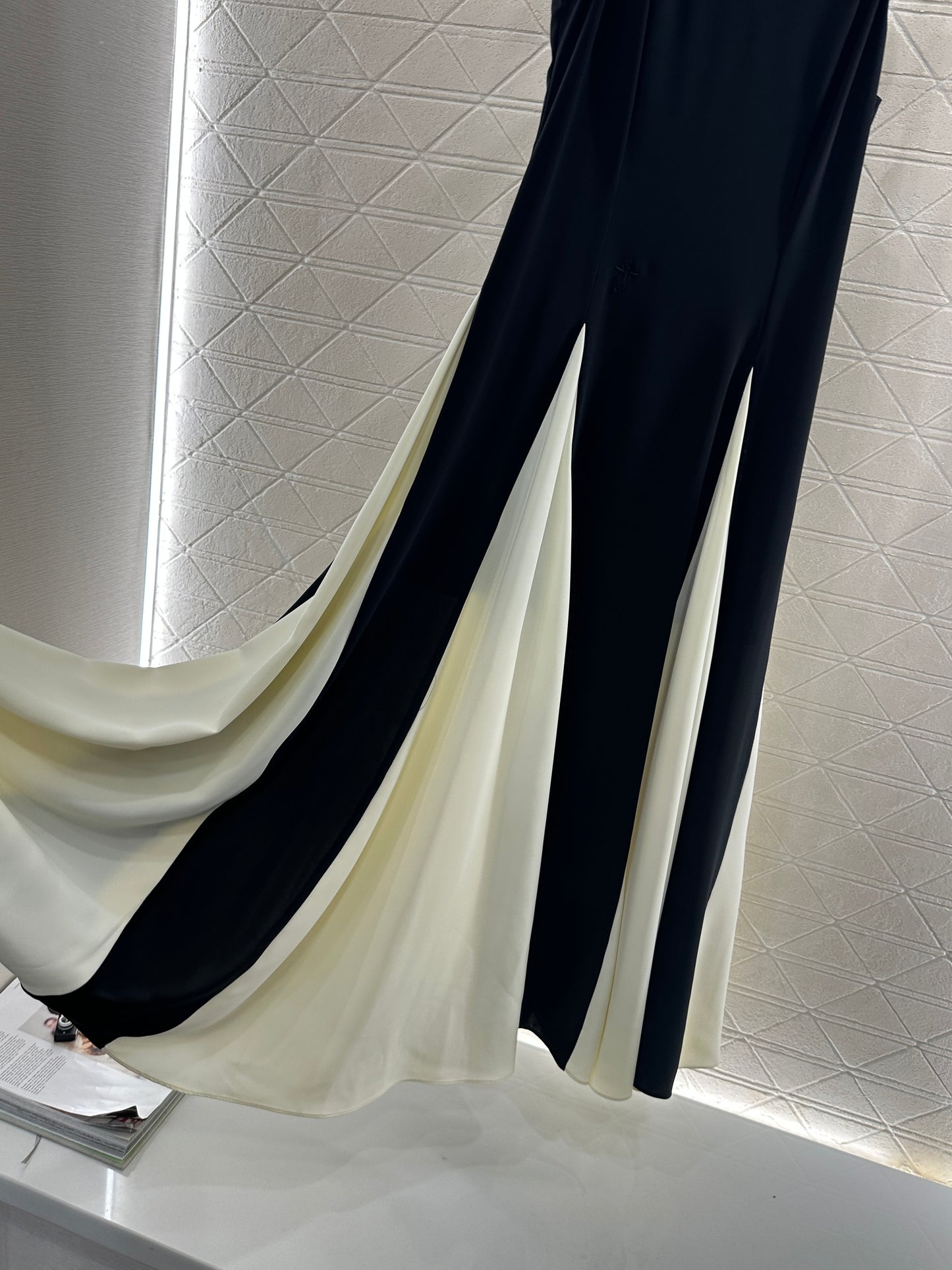 D 25 Contrast color stitching suspender long skirt