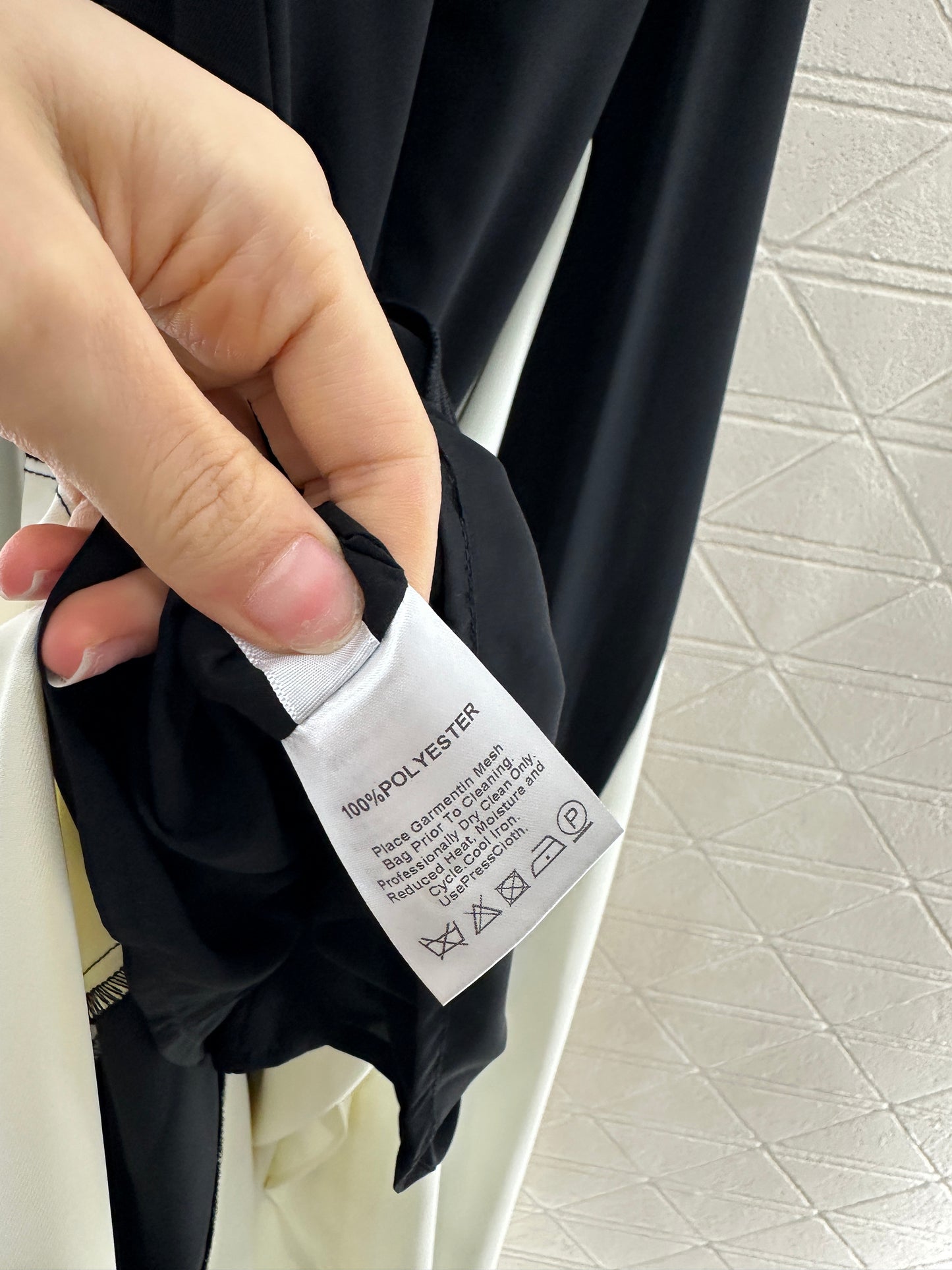 D 25 Contrast color stitching suspender long skirt