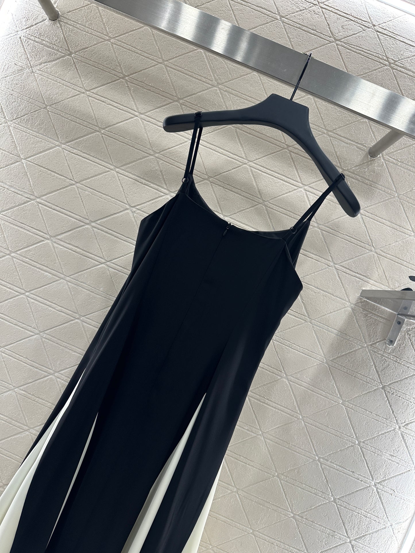 D 25 Contrast color stitching suspender long skirt