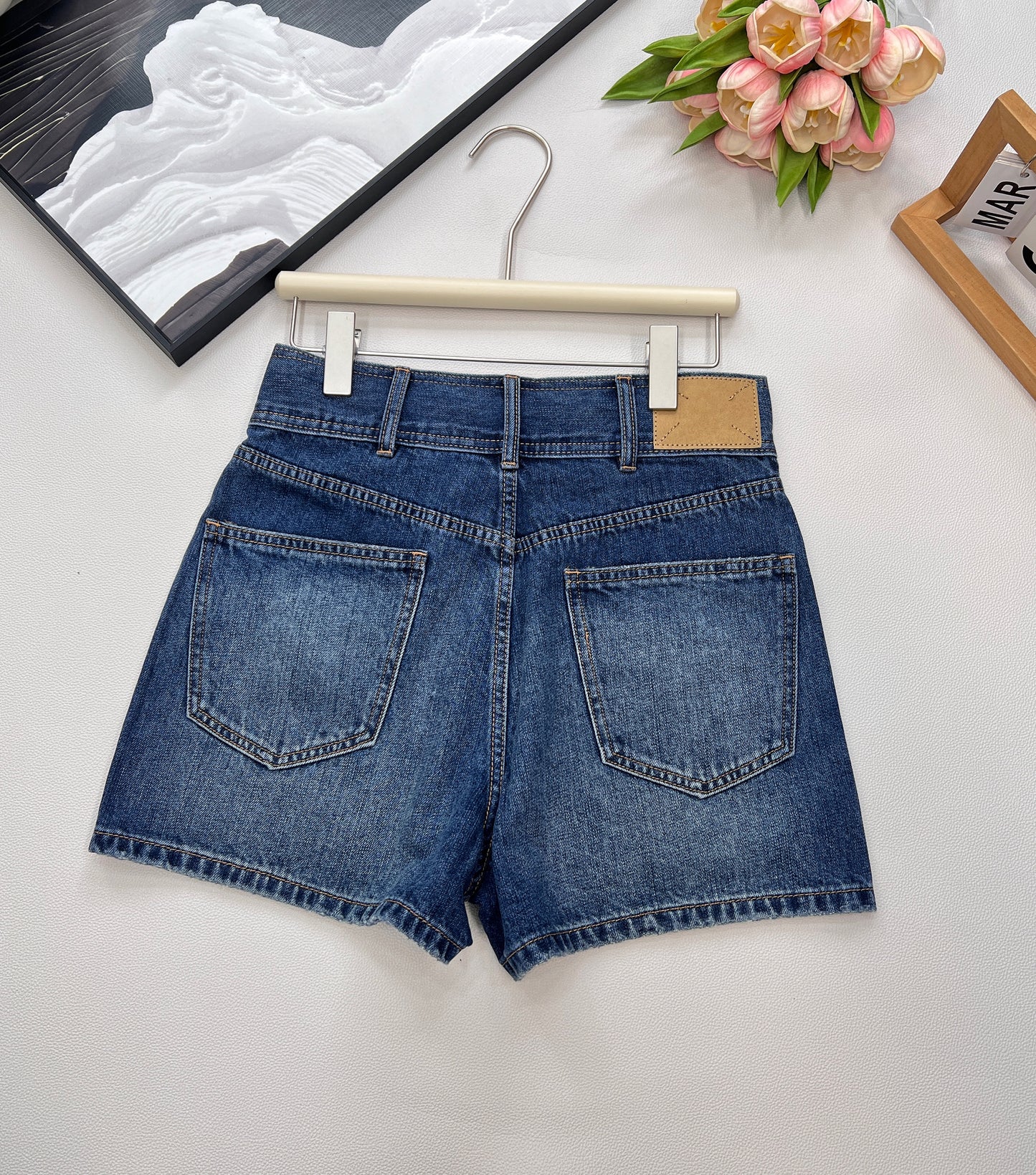 CE 25 Sommer neues Produkt blau hohe Taille Gürtelschlaufe Taschendekoration Jeans-Shorts