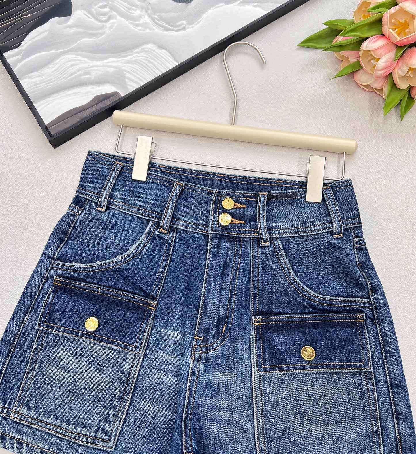 CE 25 Sommer neues Produkt blau hohe Taille Gürtelschlaufe Taschendekoration Jeans-Shorts