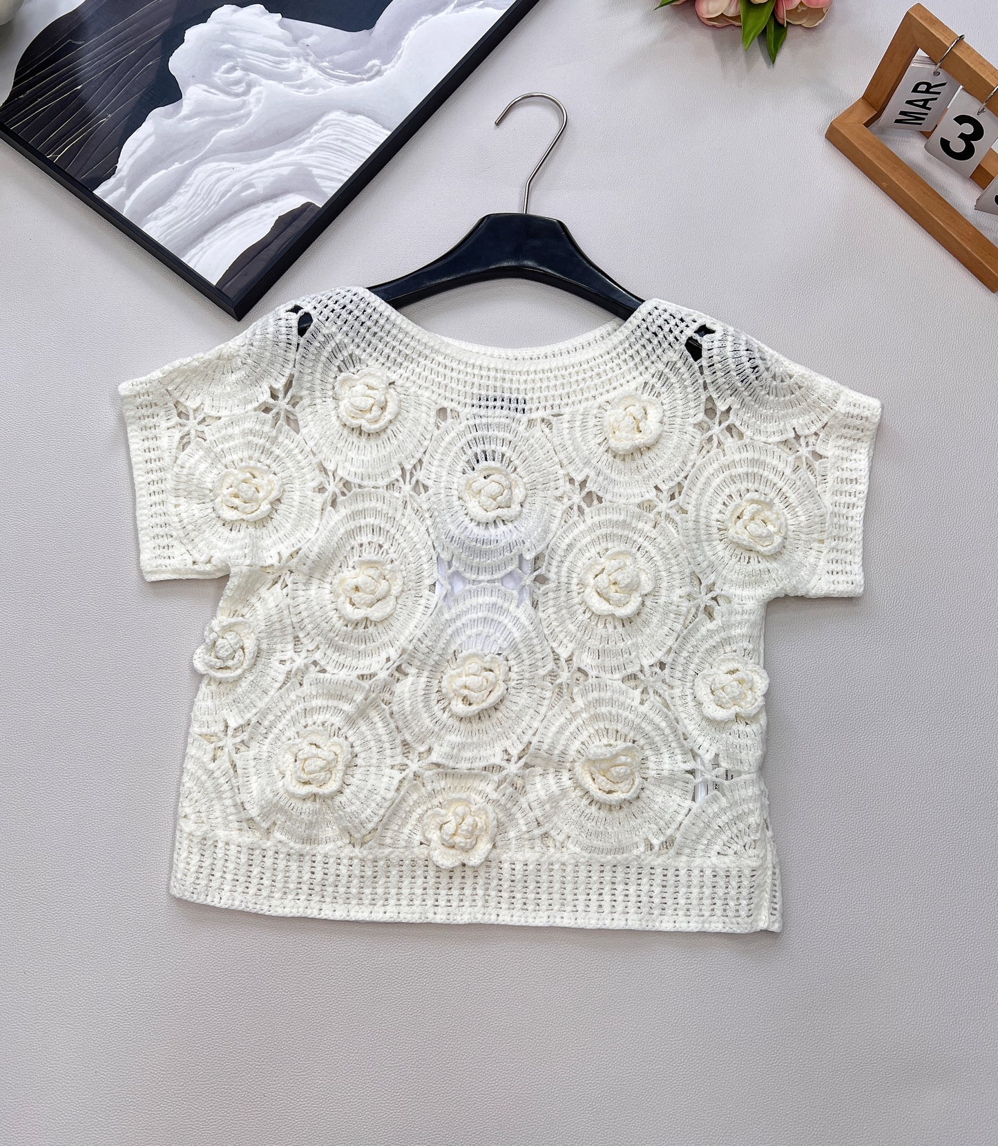 C 25 New Camellia Lace-Up Knitted Short-Sleeved Top.
