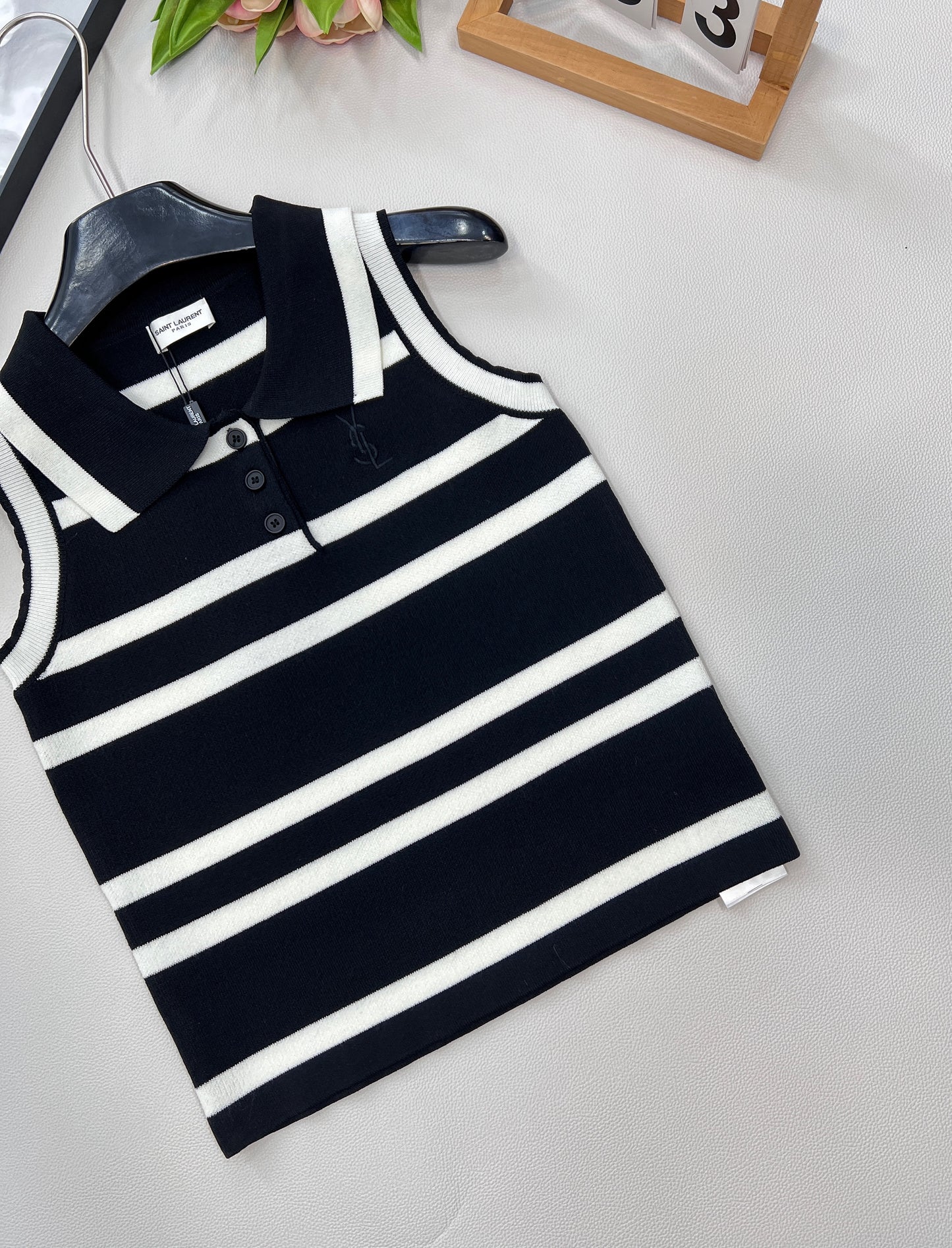 Y 25 New lapel embroidered letter striped vest.