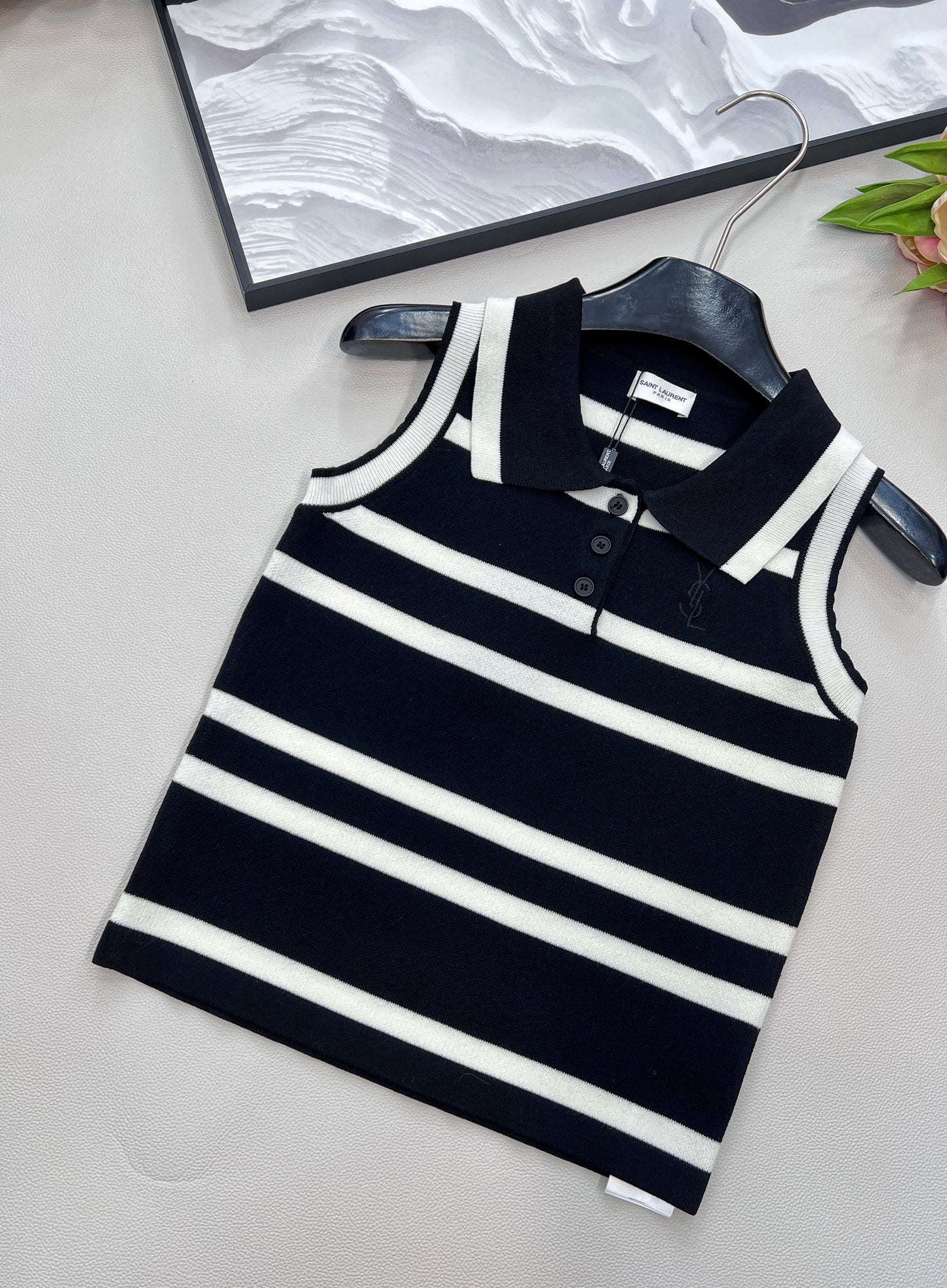 Y 25 New lapel embroidered letter striped vest.